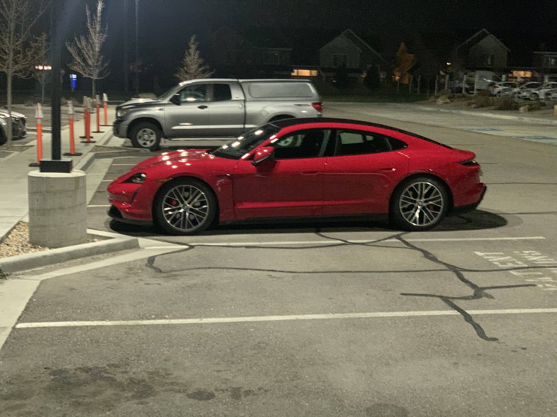Porsche Taycan CARMINE RED Taycan Club FBFADF05-C8A2-4FD2-A5E5-CE8375AC42DD