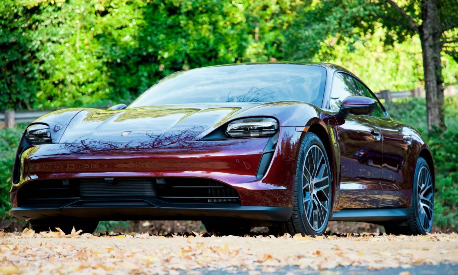 Porsche Taycan CHERRY METALLIC Taycan Club IMG-20211004-WA0028
