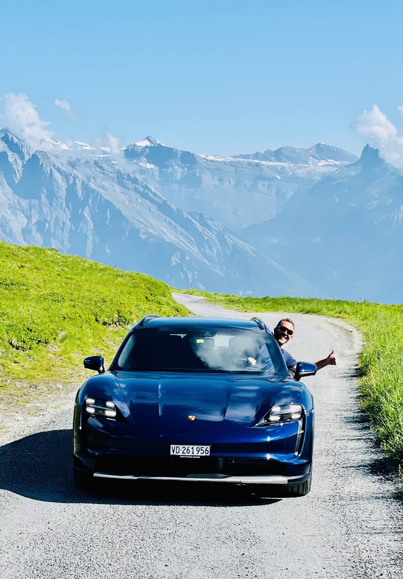 Porsche Taycan Cross Turismo Goes off Road FADFA214-14E5-4F35-9FEB-D695EBA1140B