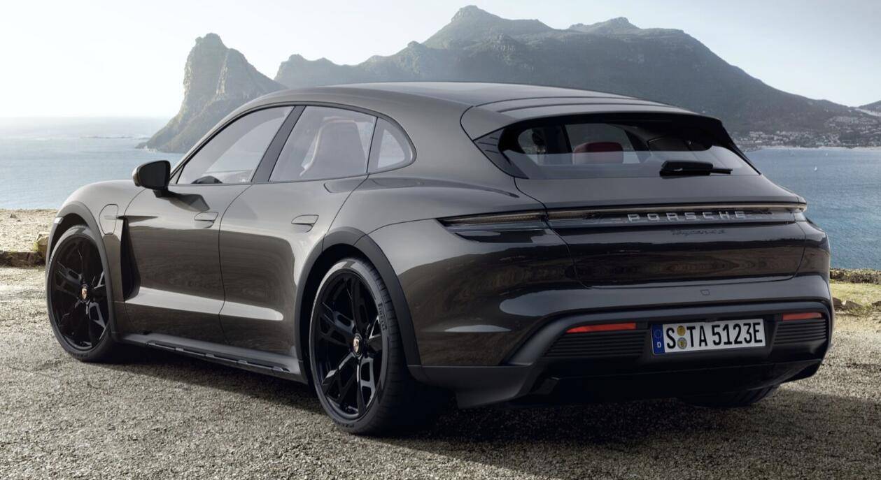 Porsche Taycan Spoiler Colour Screen Shot 2021-10-06 at 3.17.06 PM