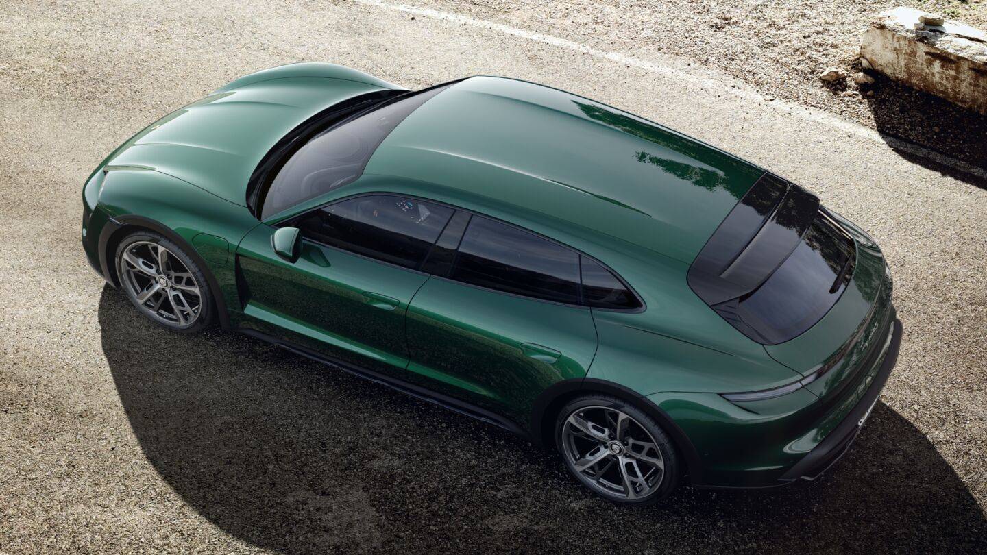 Porsche Taycan Spoiler Colour 02420D25-004E-4EB0-AA57-59A14D30F859