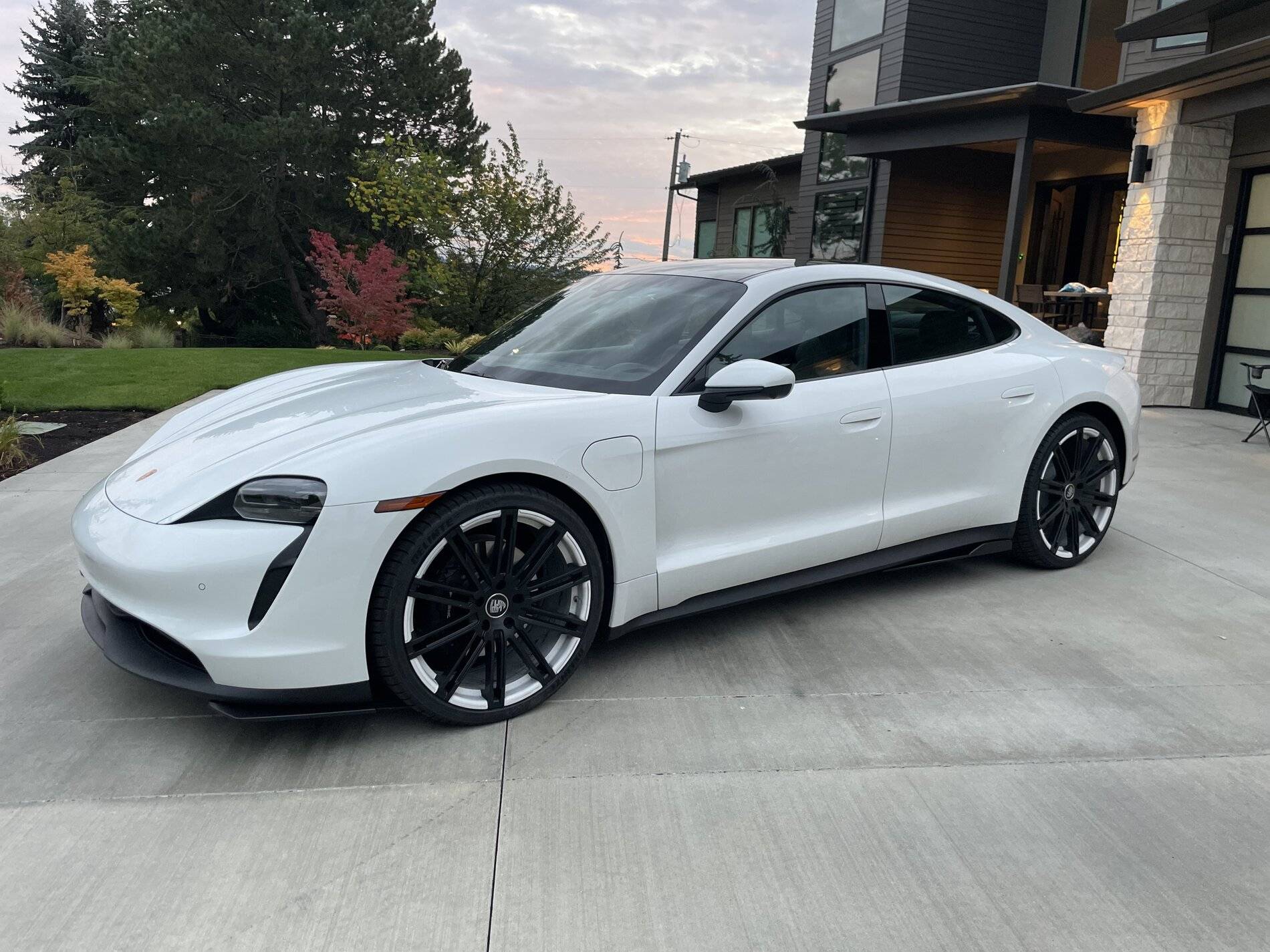 Porsche Taycan Experience with 22" inch wheels on Taycan? 436258C5-4777-4B76-934A-646317DCC457