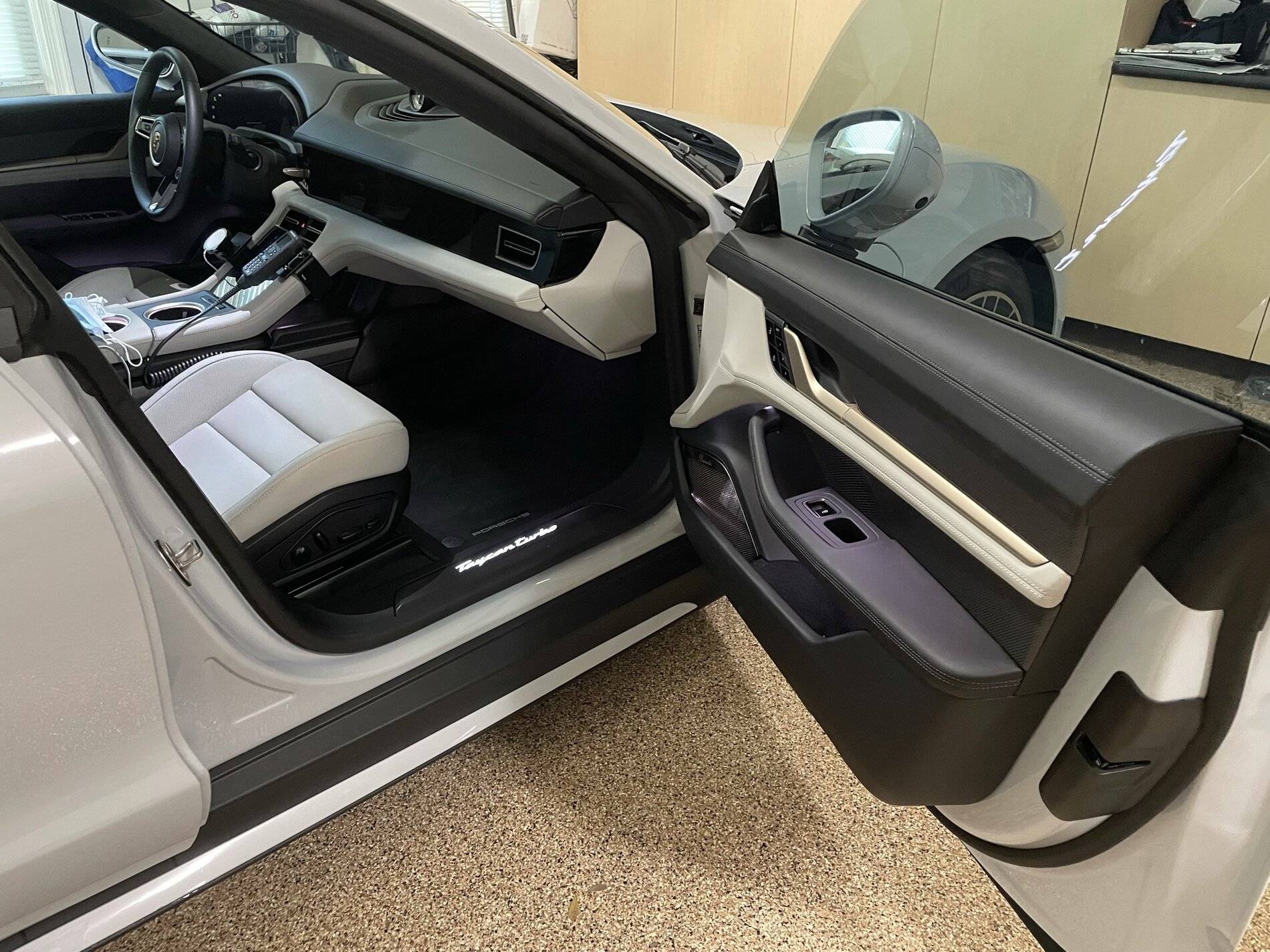 Porsche Taycan Ice grey exterior what interior? 8F223163-5362-4975-9908-84CC164BB9E5