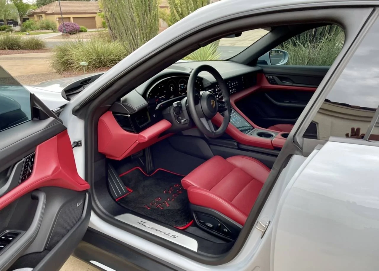 Porsche Taycan Ice grey exterior what interior? BE91D55E-5568-453E-A5CA-AE1C774863AF