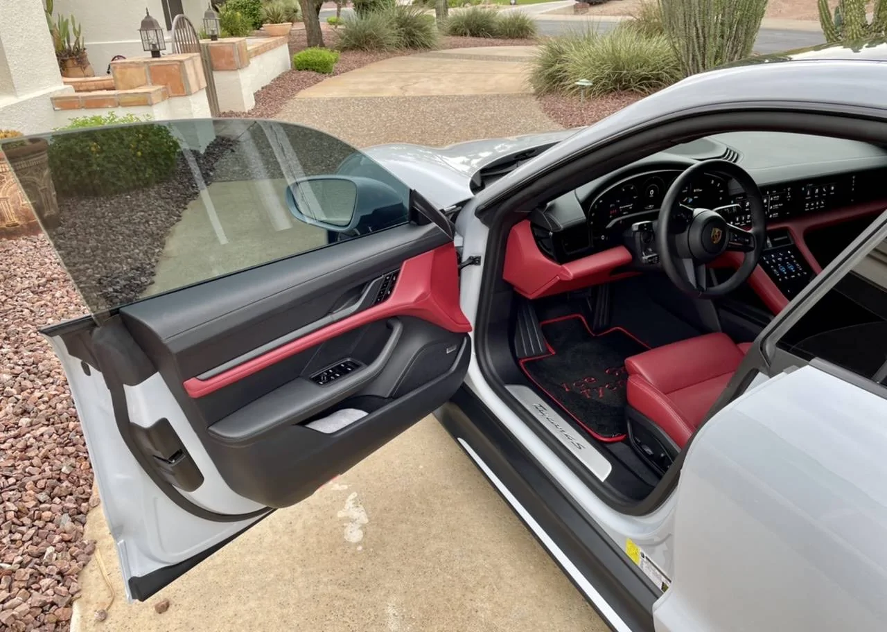 Porsche Taycan Ice grey exterior what interior? 6A05059E-11A4-44F6-B344-D6A921002E16
