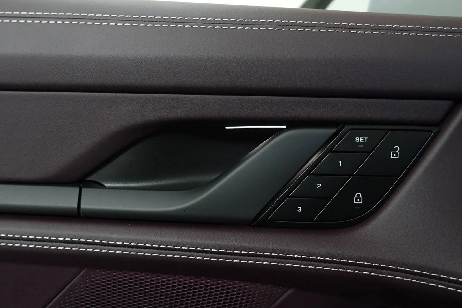 Porsche Taycan Anyone received a MY22 yet ? Bedienelemente_Matt