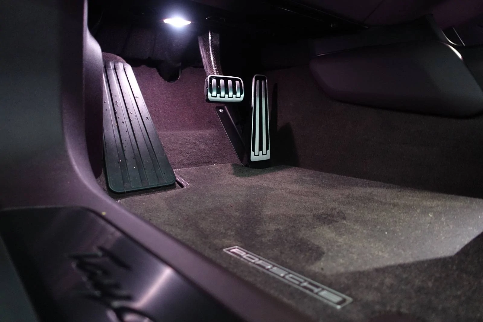 Porsche Taycan Crayon Turbo, do I go Black Olea or Blackberry/Bramble Leather? Alu-Pedalerie_ab_MJ22