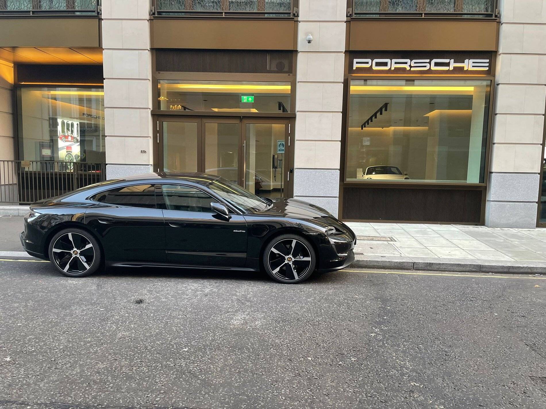 Porsche Taycan Taycan RWD 9DDE0608-0A50-4B01-B67B-4FC300A01249