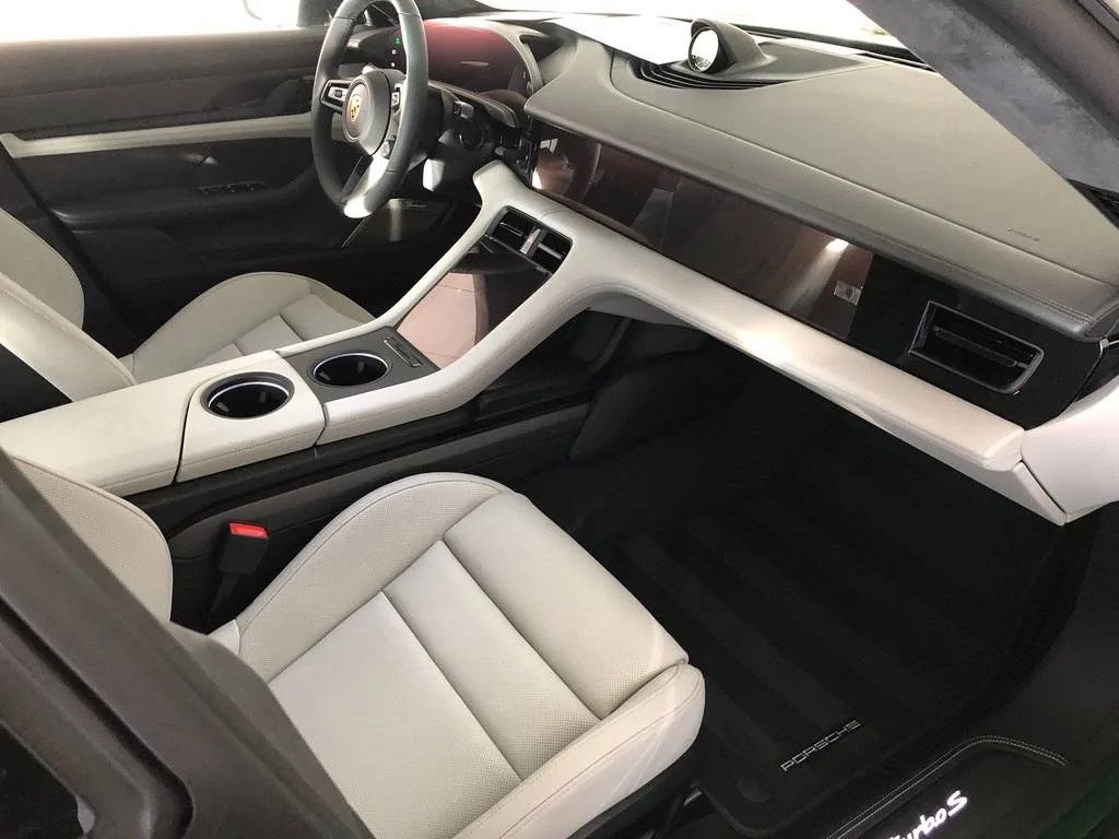 Porsche Taycan Your Turbo S config 1634605197692