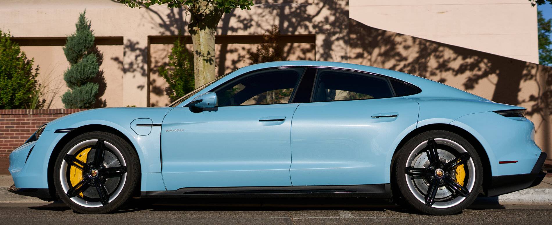 Porsche Taycan Security while driving your Porsche taycan-05-04-2021-abq-22177