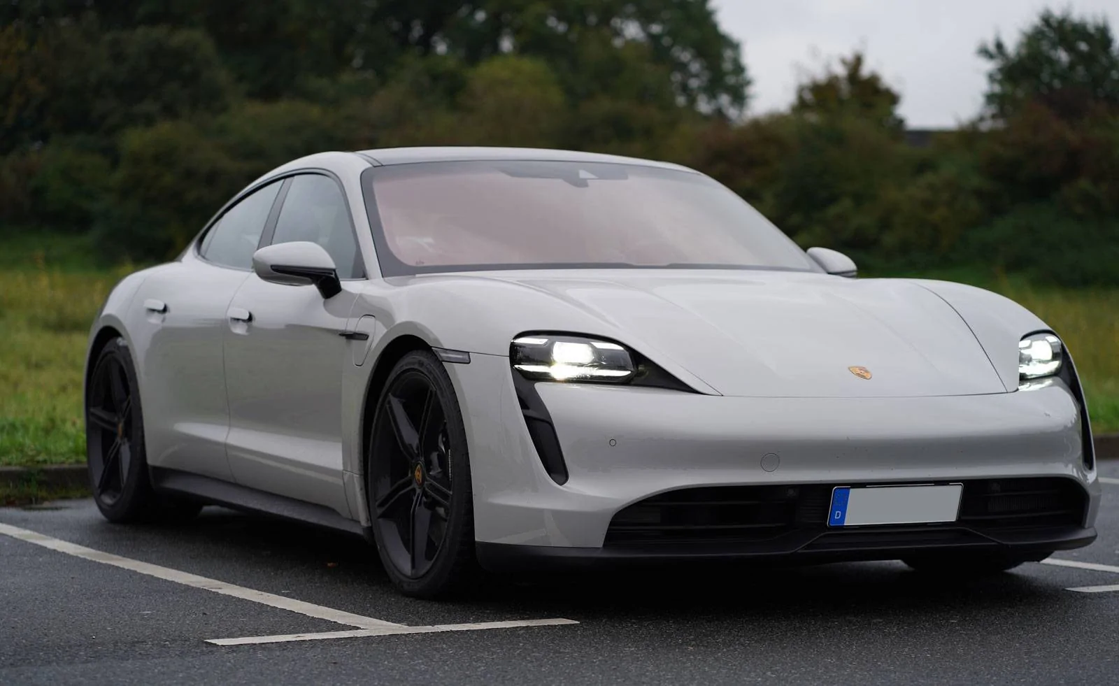 Porsche Taycan CHALK Taycan Club fs2