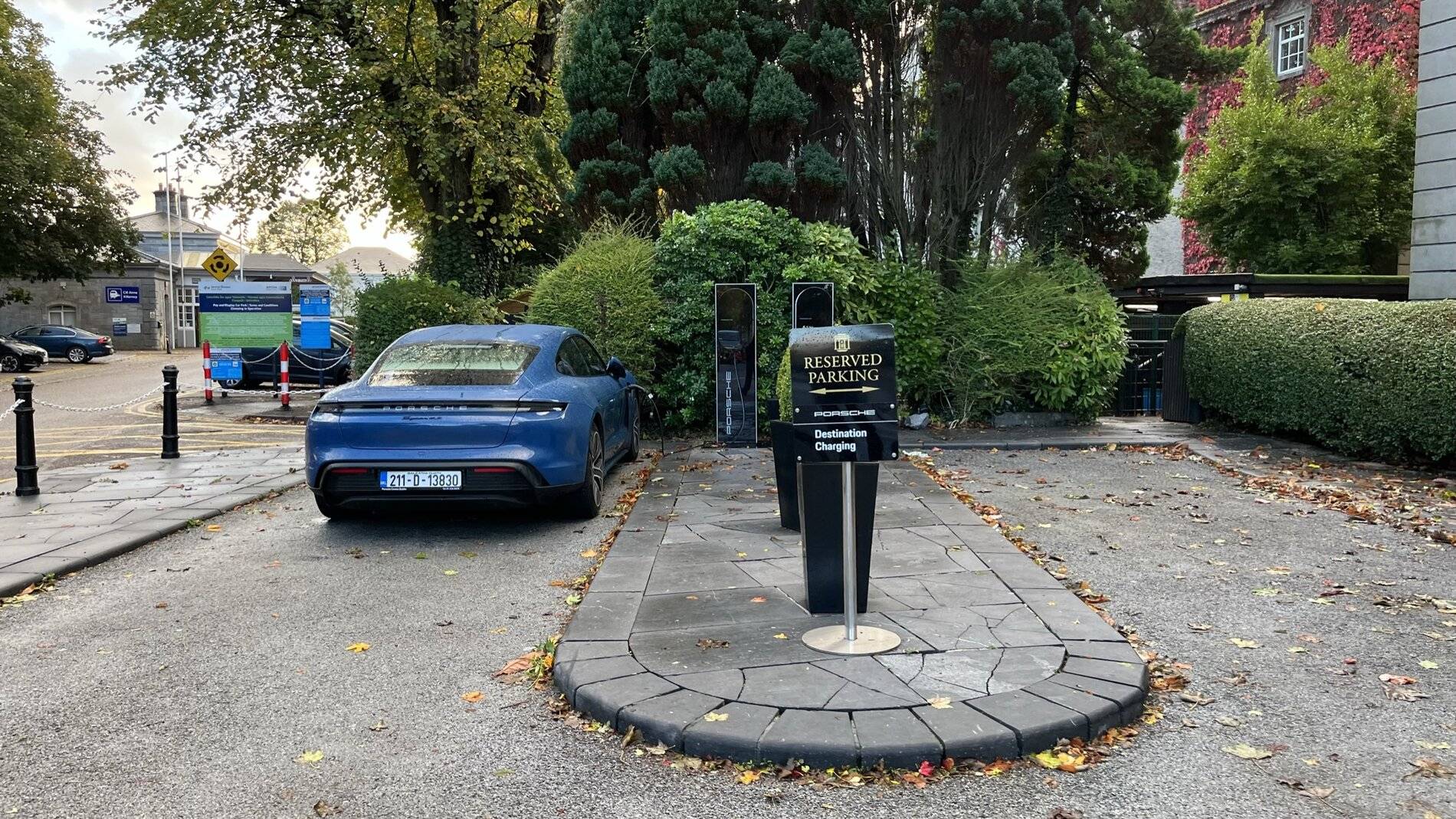 Porsche Taycan Porsche Destination Charging IMG_5333