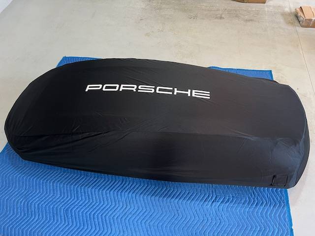 Porsche Taycan Unboxing The Performance Roof Box PPRBUnbox10
