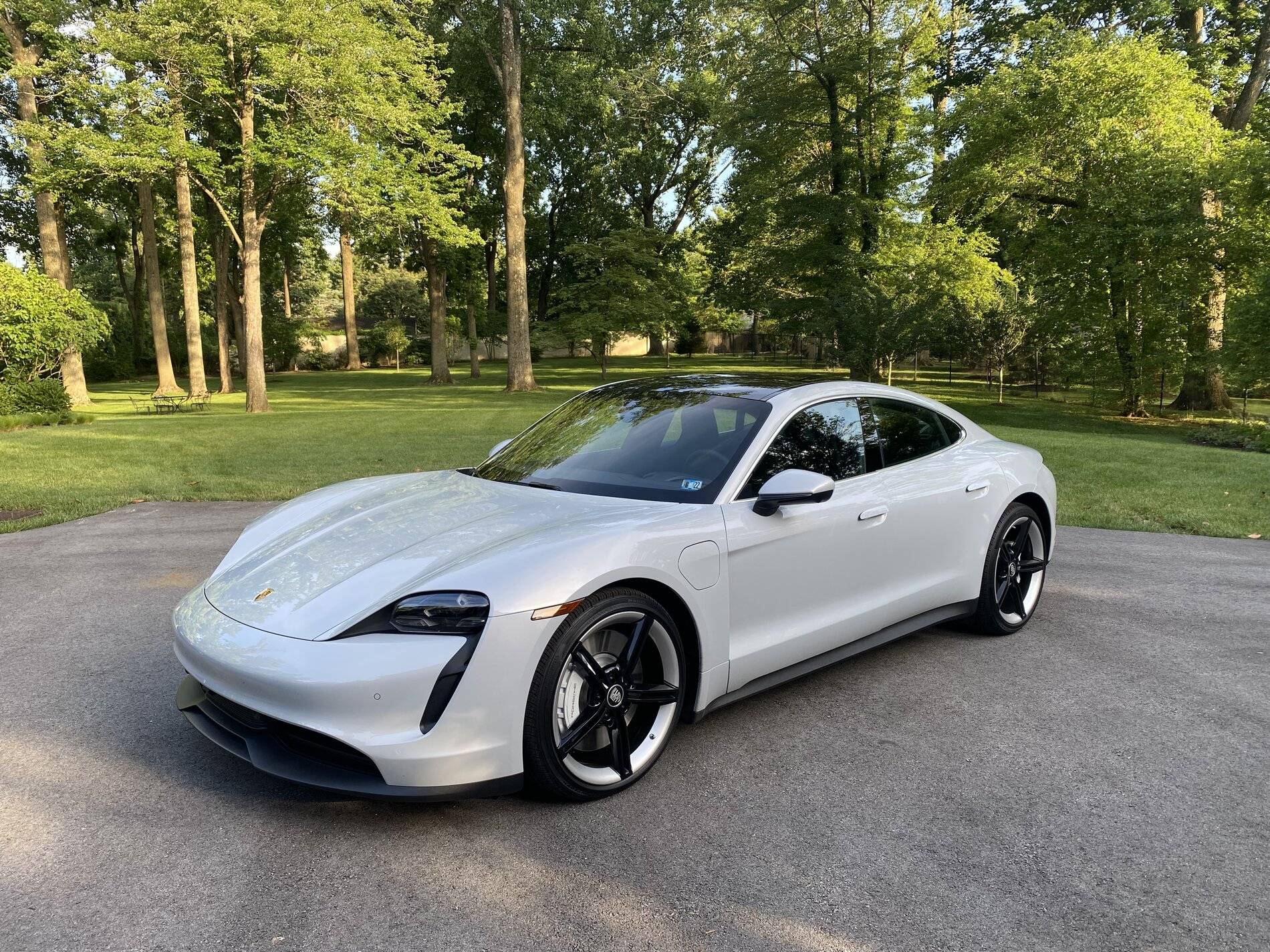 Porsche Taycan Mission E wheels and ice grey C8C39D07-33A7-4E65-8960-64A15F1B2800