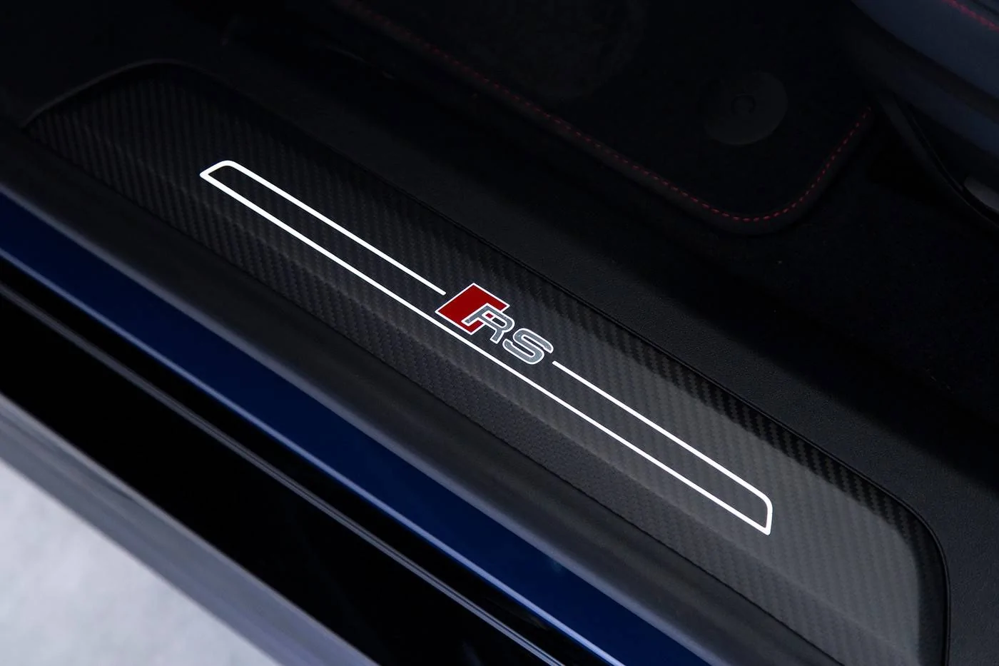 https___hypebeast.com_image_2021_08_2021-audi-rs-e-tron-gt-electric-sports-car-review-12.jpg