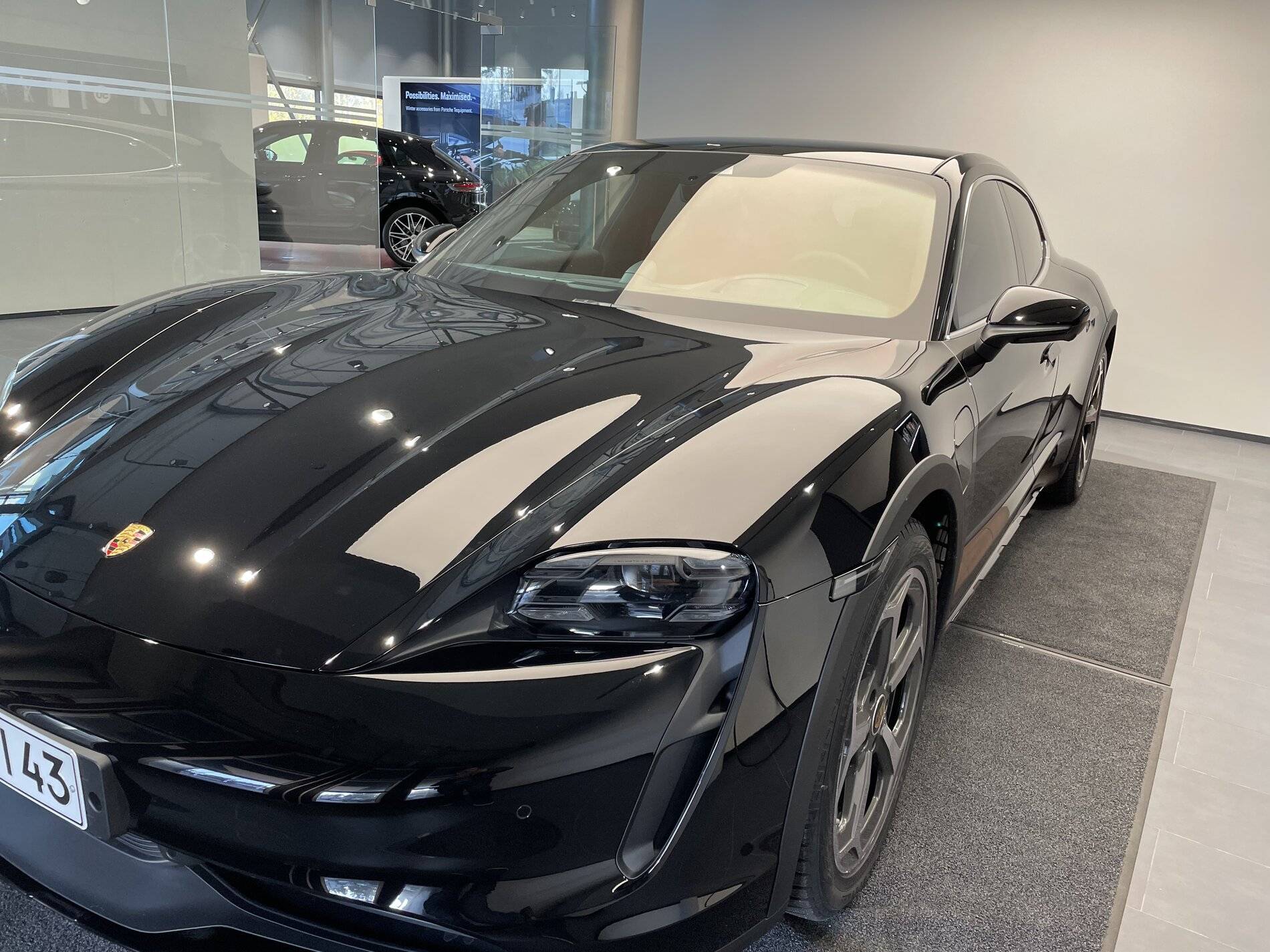 Porsche Taycan Taycan 4 Cross Turismo black // delivered 10/2021 57E4776D-F95E-4561-864D-FDC32A9967BD