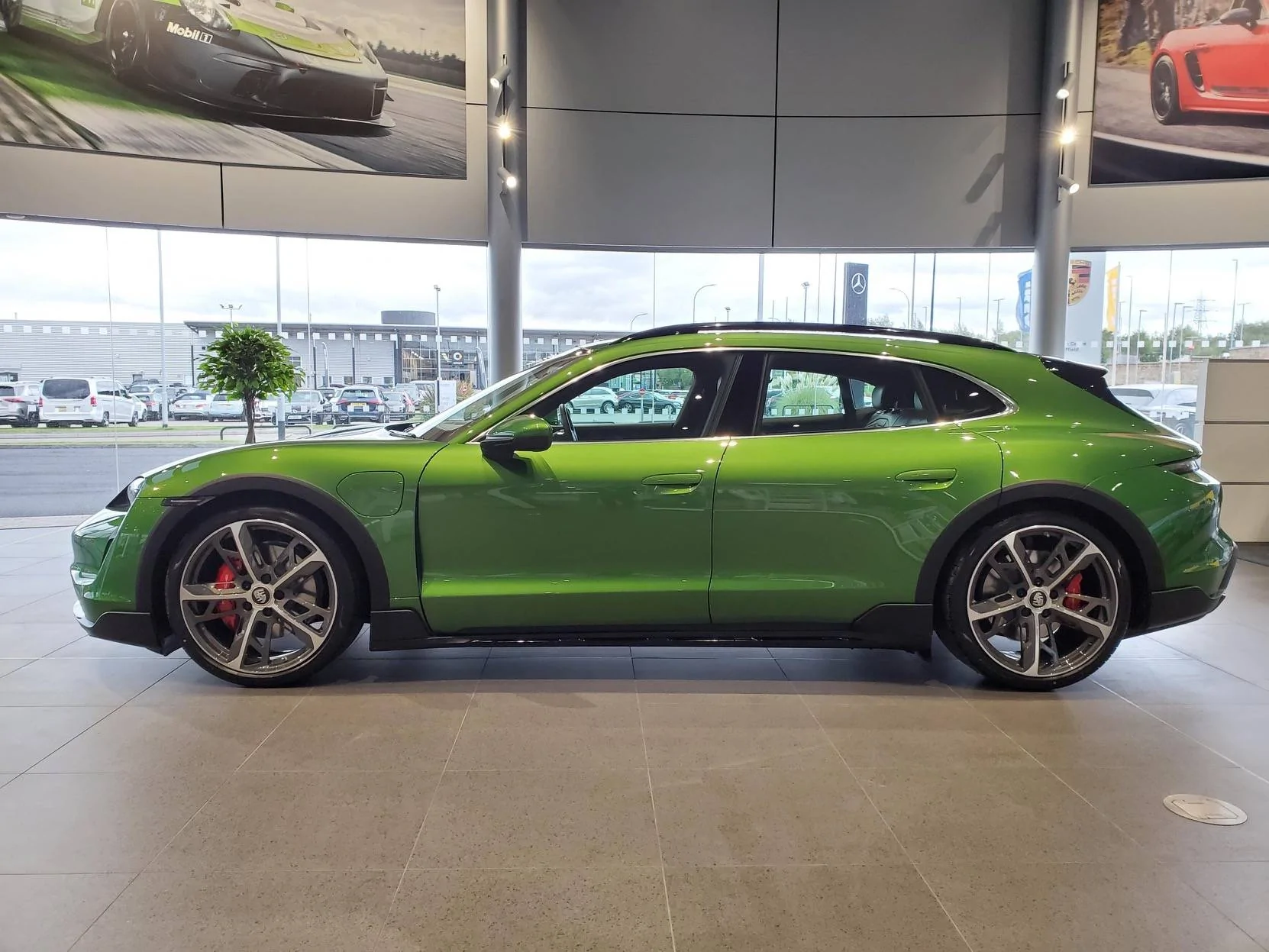 Porsche Taycan MAMBA GREEN Taycan Club processed-18ddafb0-bfb1-4b6c-9667-bc7221fec96c_xZ8n9uH