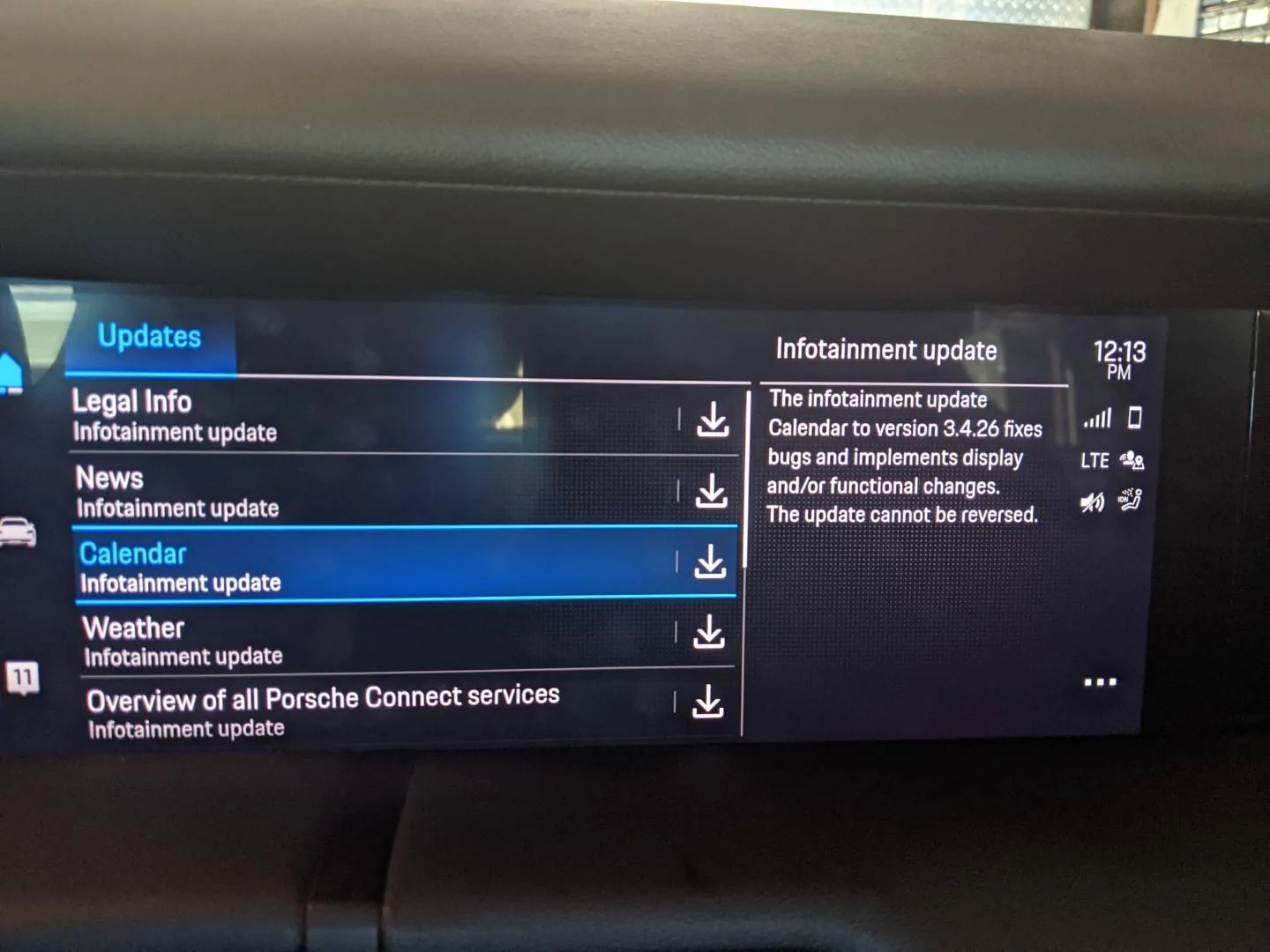 Porsche Taycan PCM updates - delivered 10.29.2021 PXL_20211029_191356372.MP