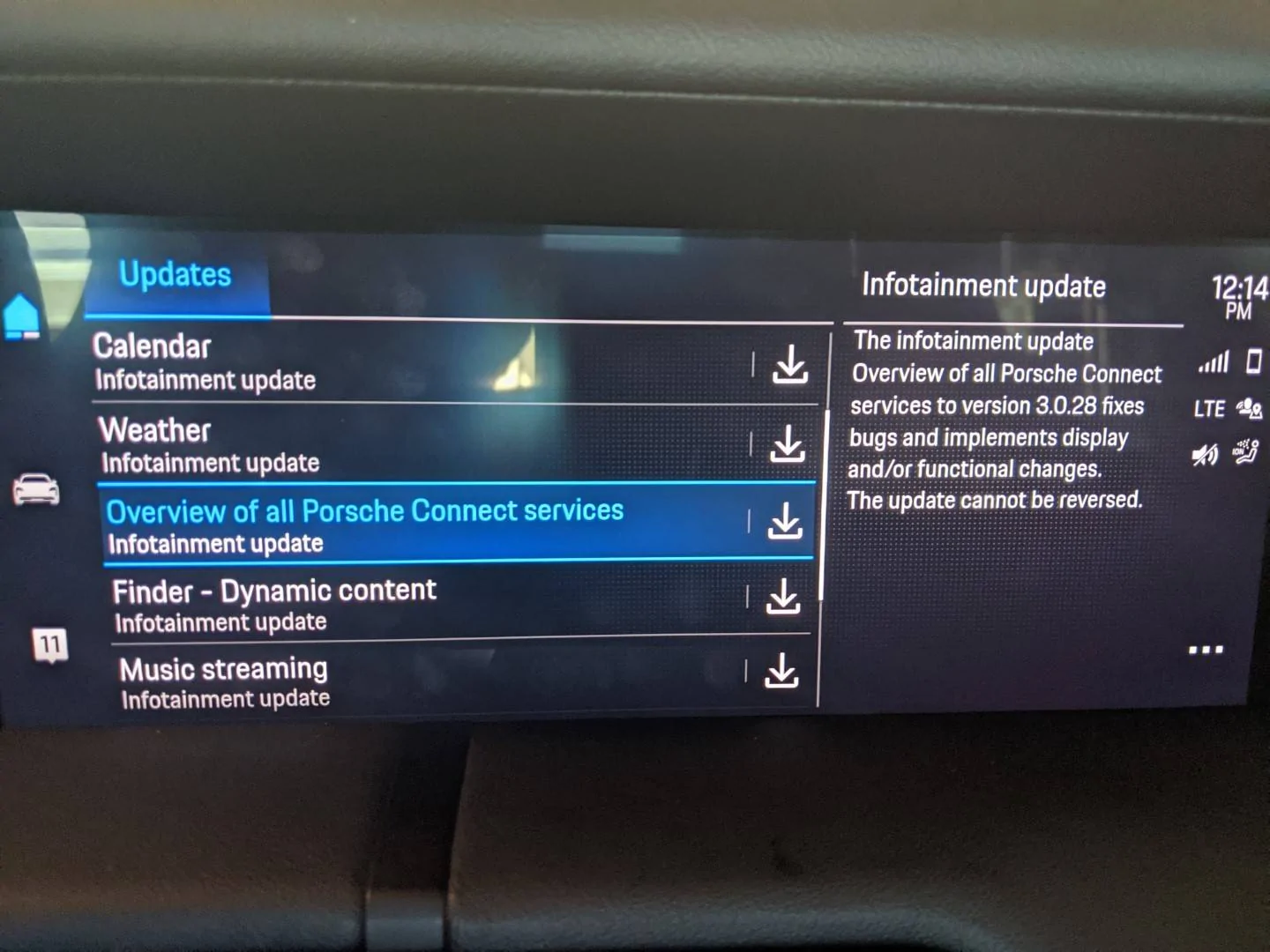 Porsche Taycan PCM updates - delivered 10.29.2021 PXL_20211029_191409210.MP