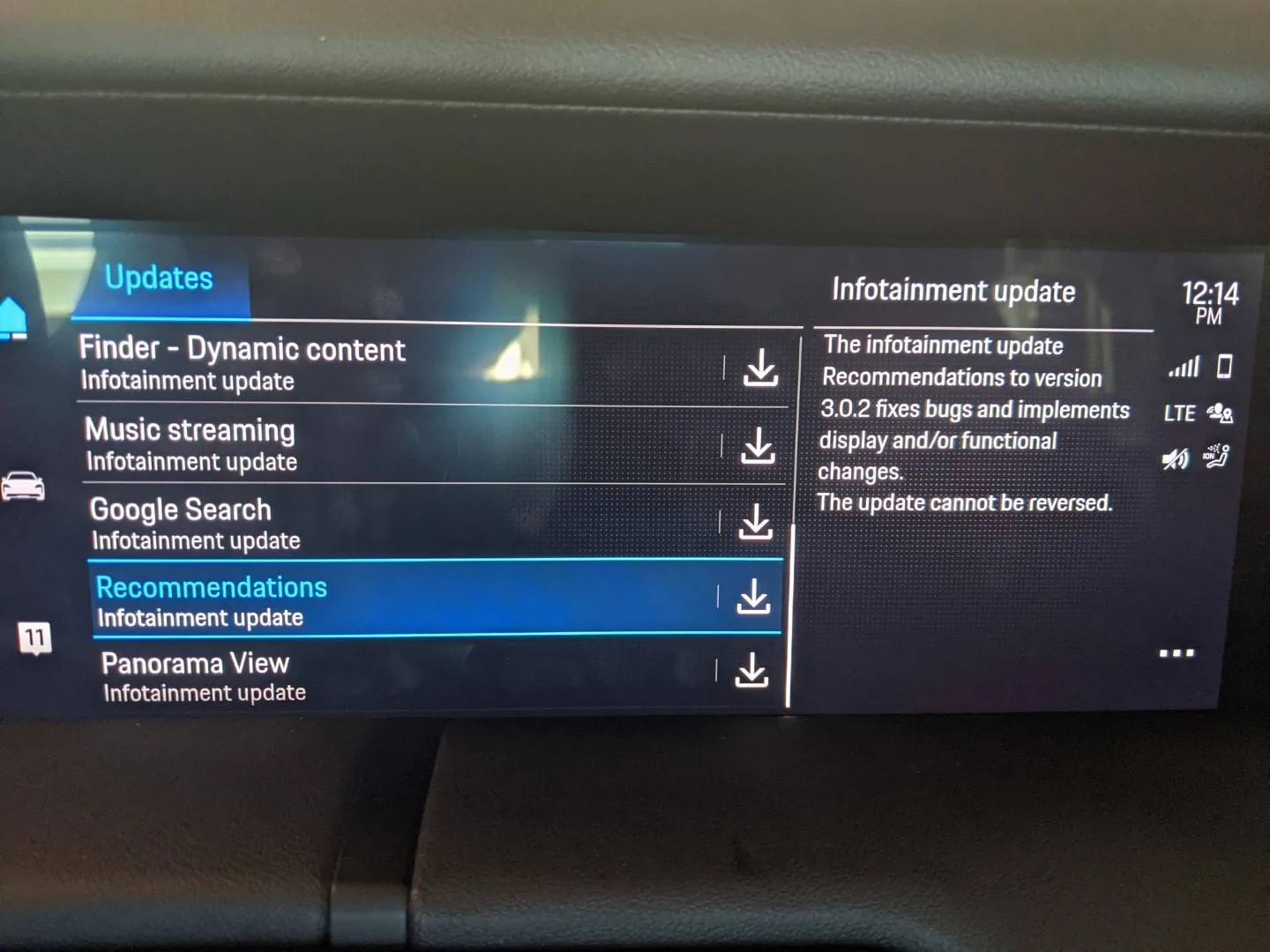 Porsche Taycan PCM updates - delivered 10.29.2021 PXL_20211029_191430327.MP