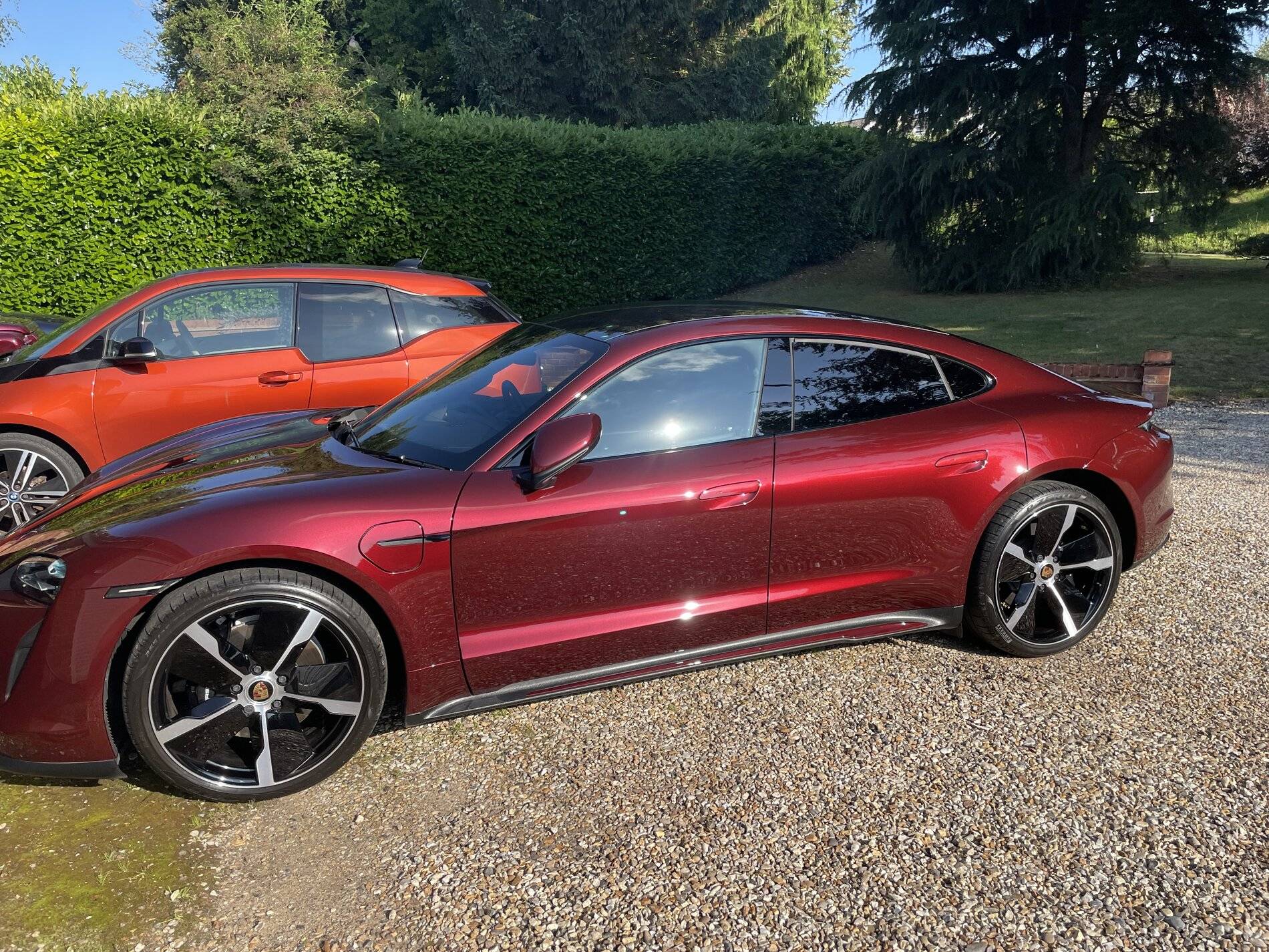 Porsche Taycan CHERRY METALLIC Taycan Club A475C5BD-8E75-4888-B865-52CF9BC4FB1D