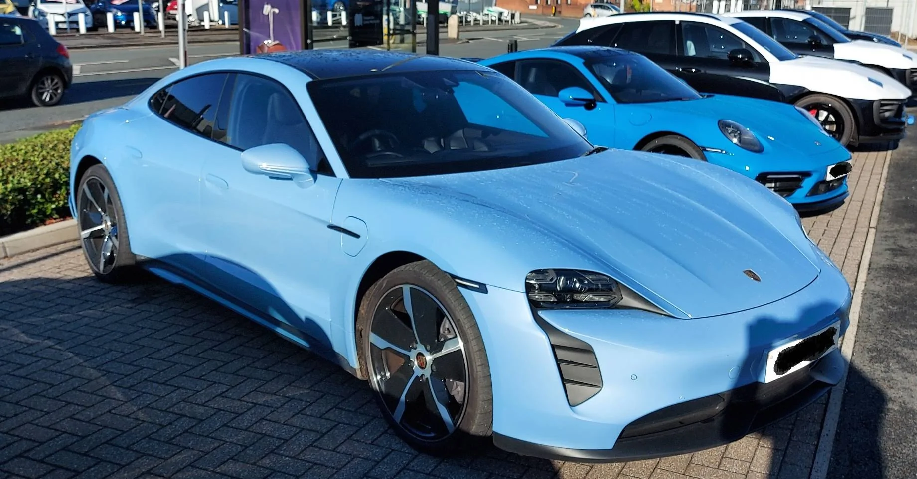 Porsche Taycan FROZEN BLUE Taycan Club FrozBlueB