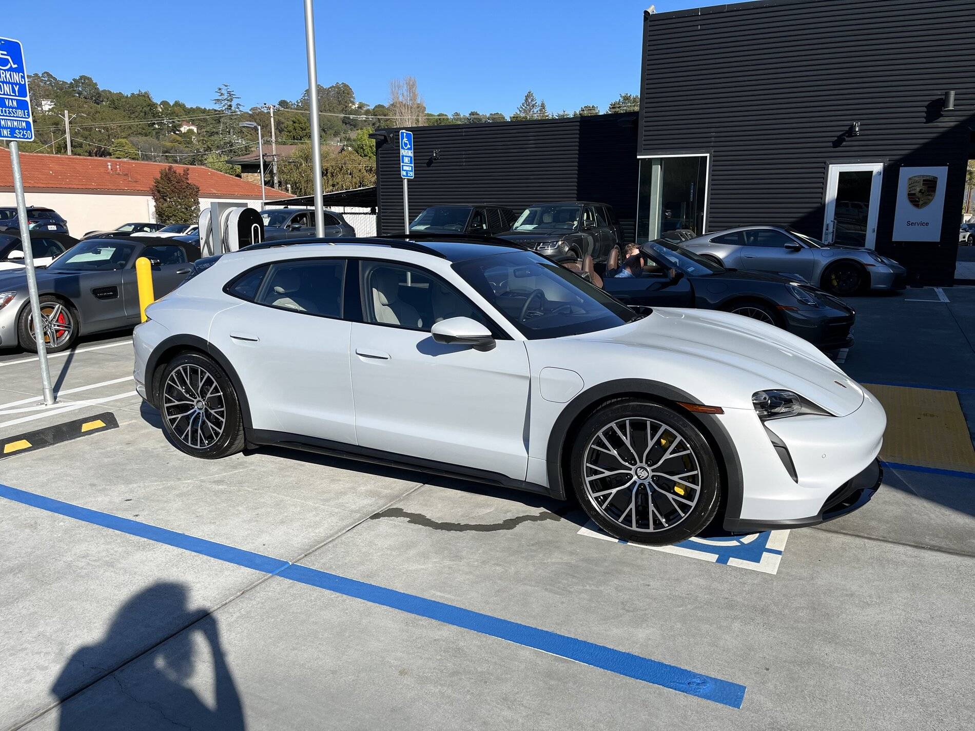 Porsche Taycan ICE GREY Taycan Club 9EB50A36-2715-46A8-8BE1-8F1303C1B181