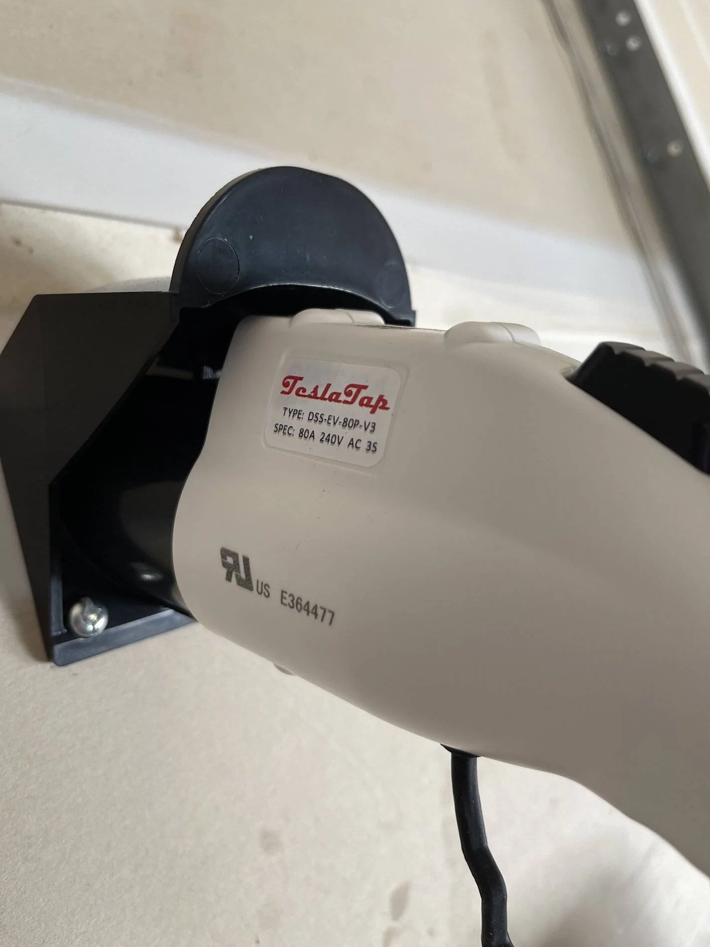 Porsche Taycan Tesla chargers 6D53F39C-30EE-425D-8B6F-351BE8600320