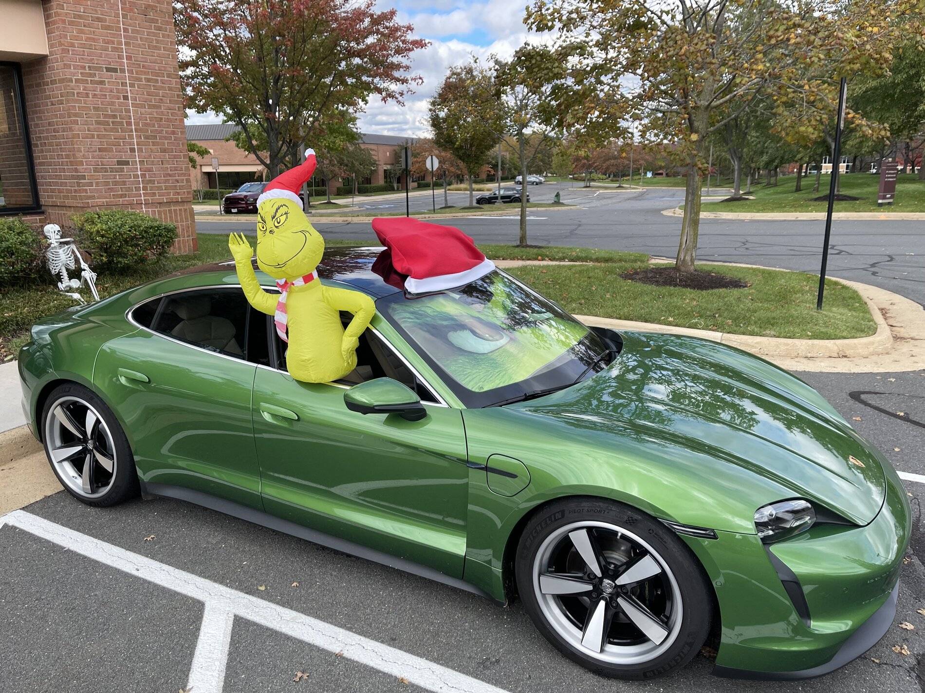 Porsche Taycan MAMBA GREEN Taycan Club tempImageYXtLZm