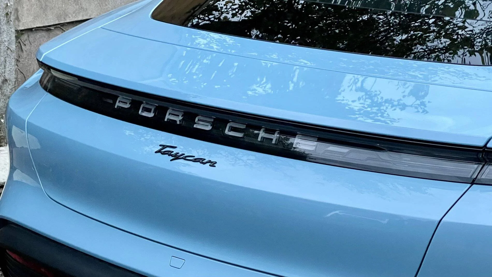 Porsche Taycan FROZEN BLUE Taycan Club 82ECE3C2-5B0B-4283-B5CC-2BDBC16F692D