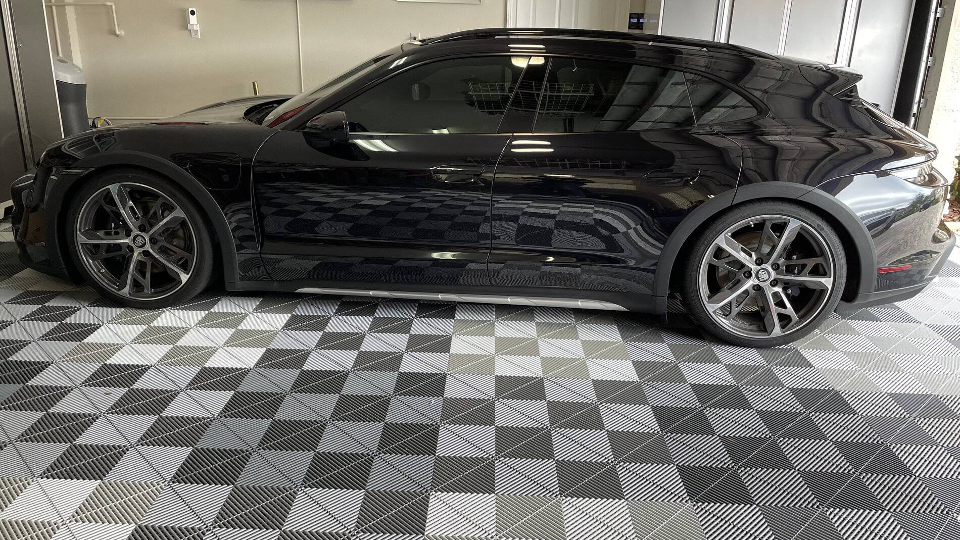 Porsche Taycan Lowering Links Cross Turismo 65791527050__AD548BEC-5910-4E72-A164-45047F6FCC11.fullsizerender