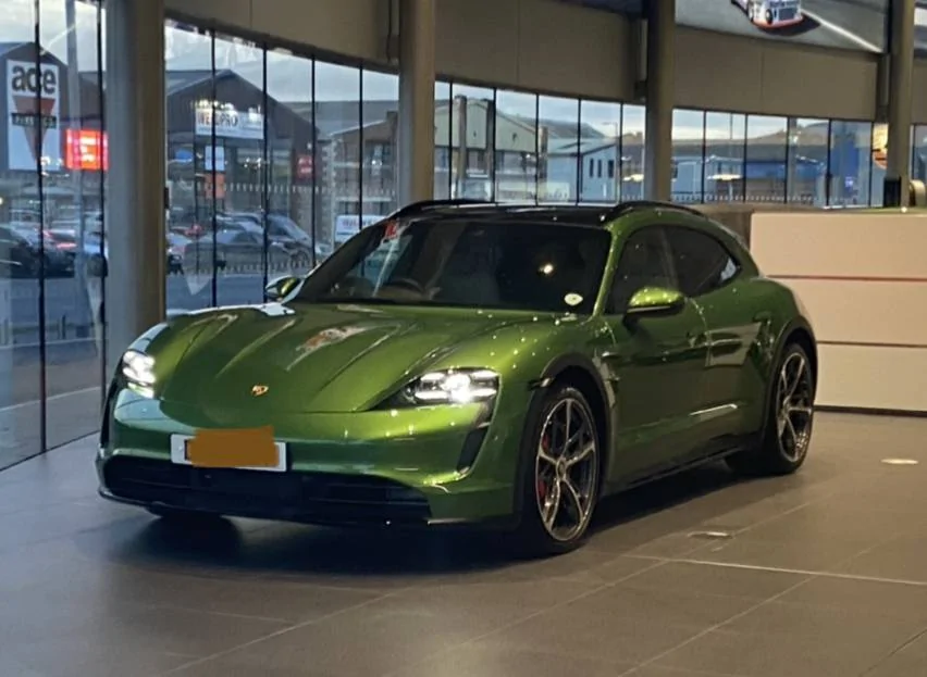 Porsche Taycan Taycan CT 4S AAFA6378-5228-447D-94E9-0FA6D5B93F62