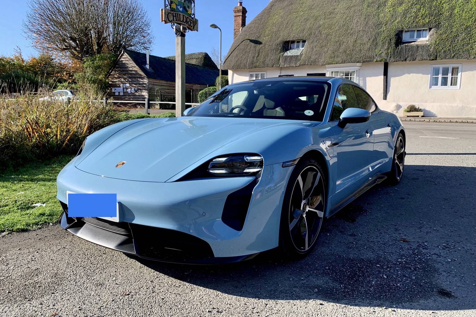 Porsche Taycan FROZEN BLUE Taycan Club 4DF1669A-D965-4F15-8D7D-57655F0798ED