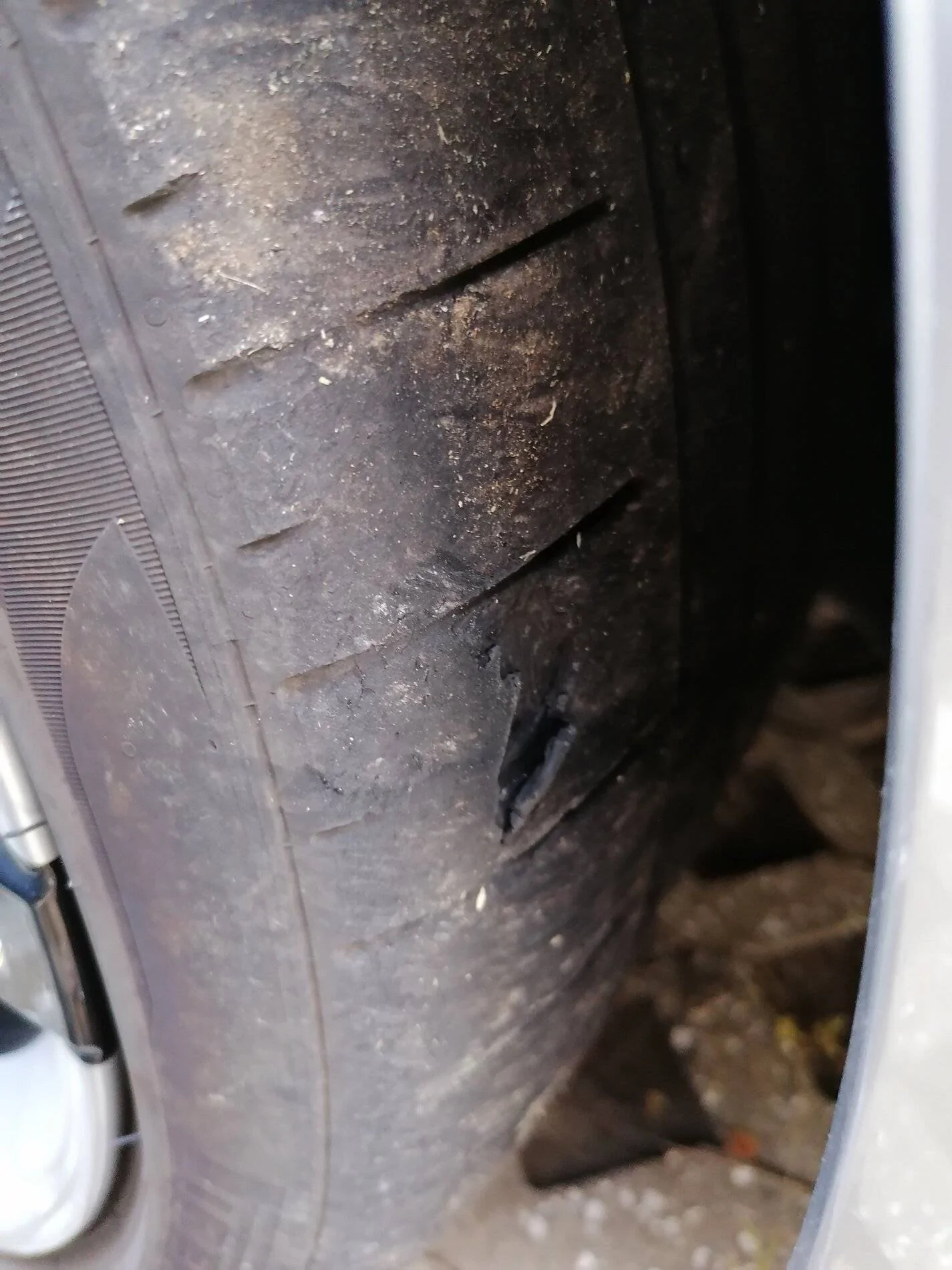 Porsche Taycan tires degradation pneu frente taycan1