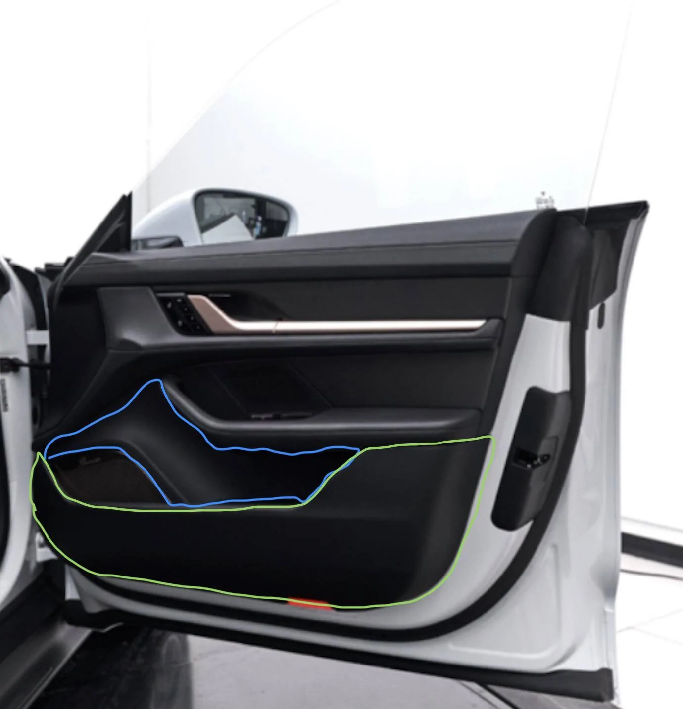 Porsche Taycan Question on option for "Door Trim Package in Leather" 1636697979419
