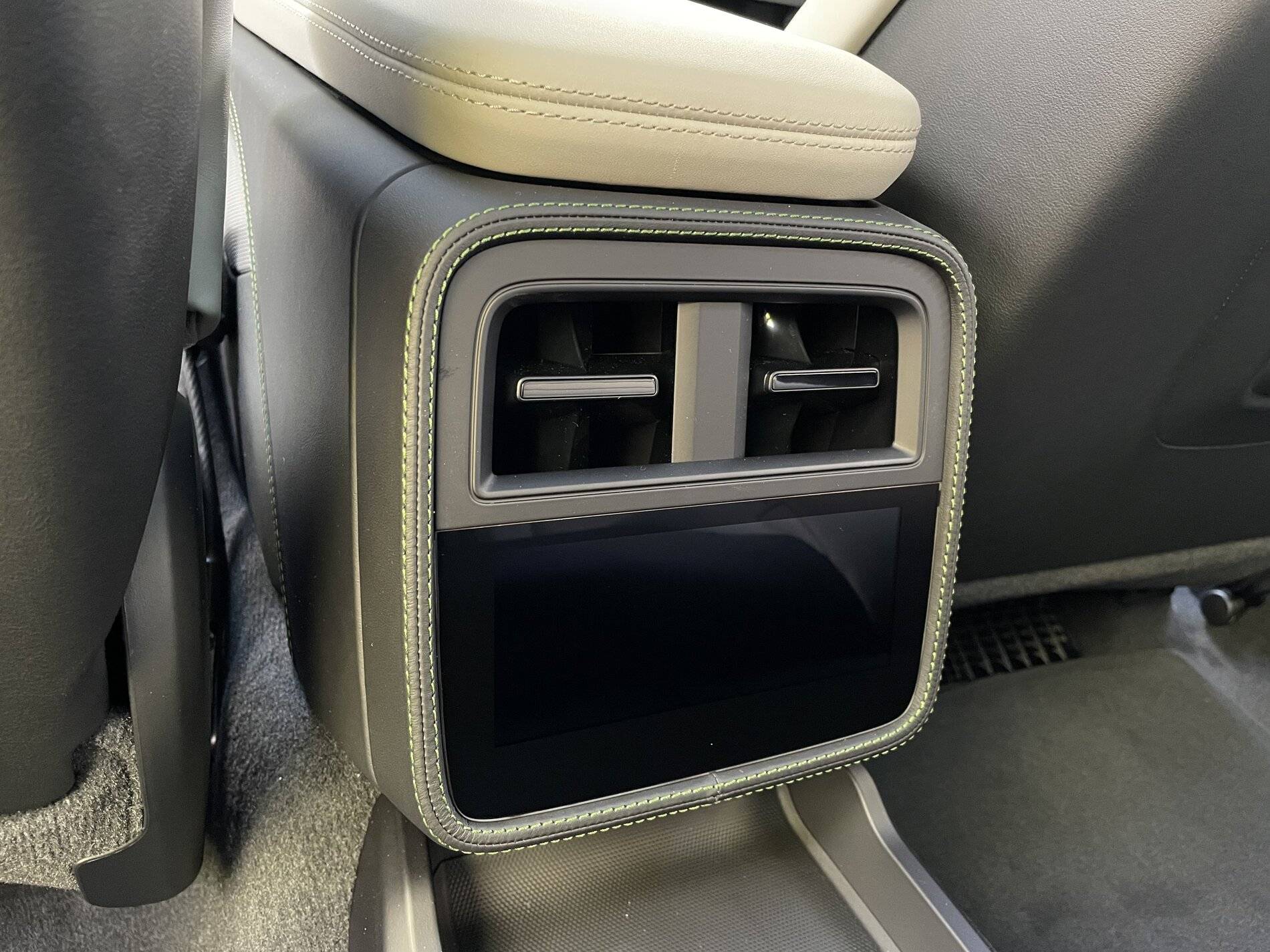 Porsche Taycan Anyone select the "Center Console Trim in Leather" option? 6A7CF02C-D834-4AA4-BEA5-6B00F02125D4