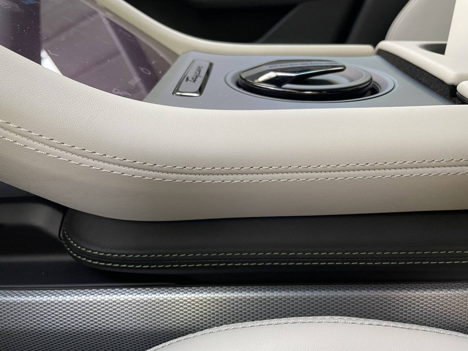 Porsche Taycan Anyone select the "Center Console Trim in Leather" option? 12771465-0165-4533-9F27-3FEA287A4613