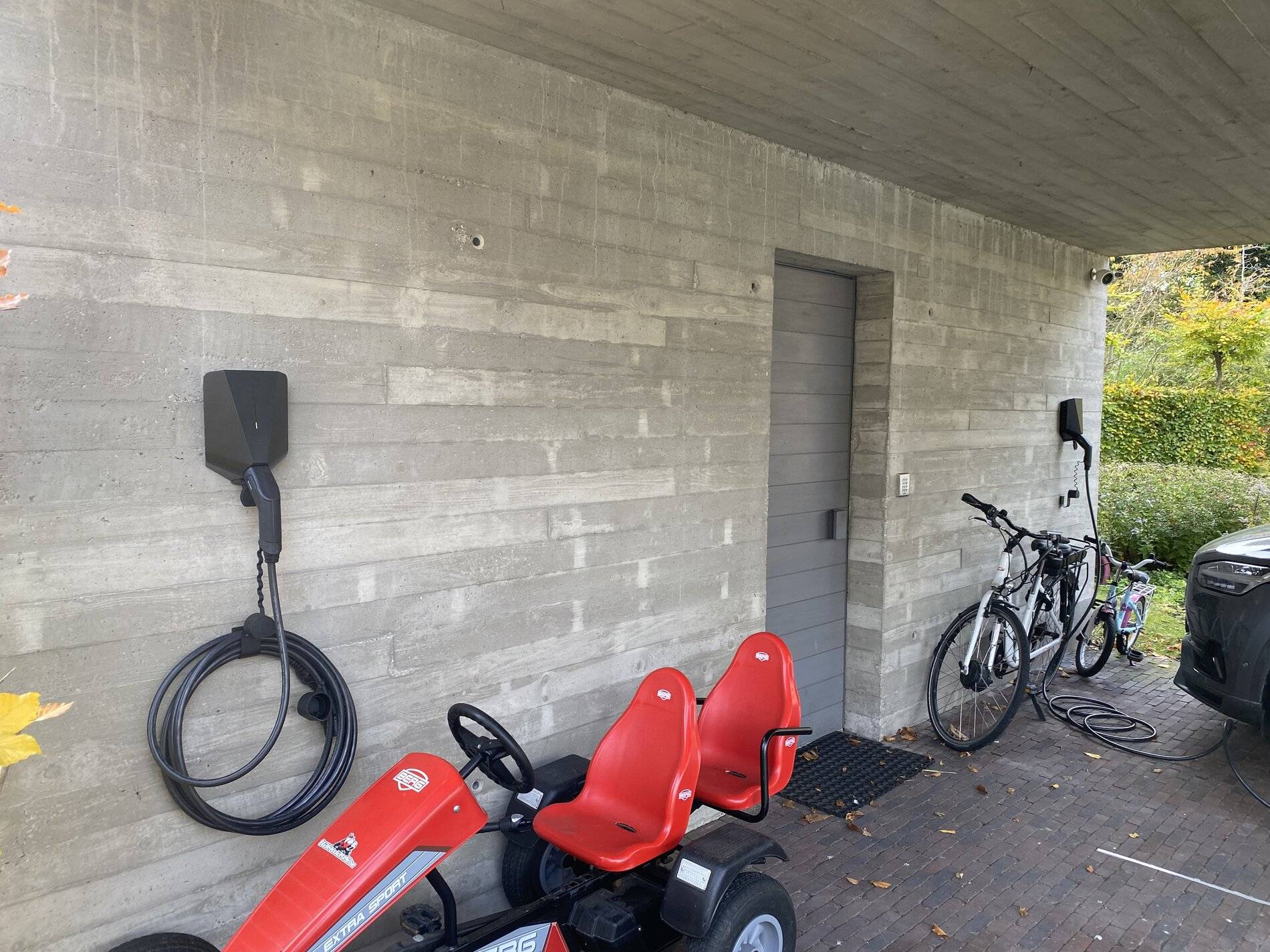 Porsche Taycan [US] - Over the Top - the well equipped EV home garage…for those that wish to "over do it"… 74C016FC-38E6-465F-B0C7-2BA025FA32C3