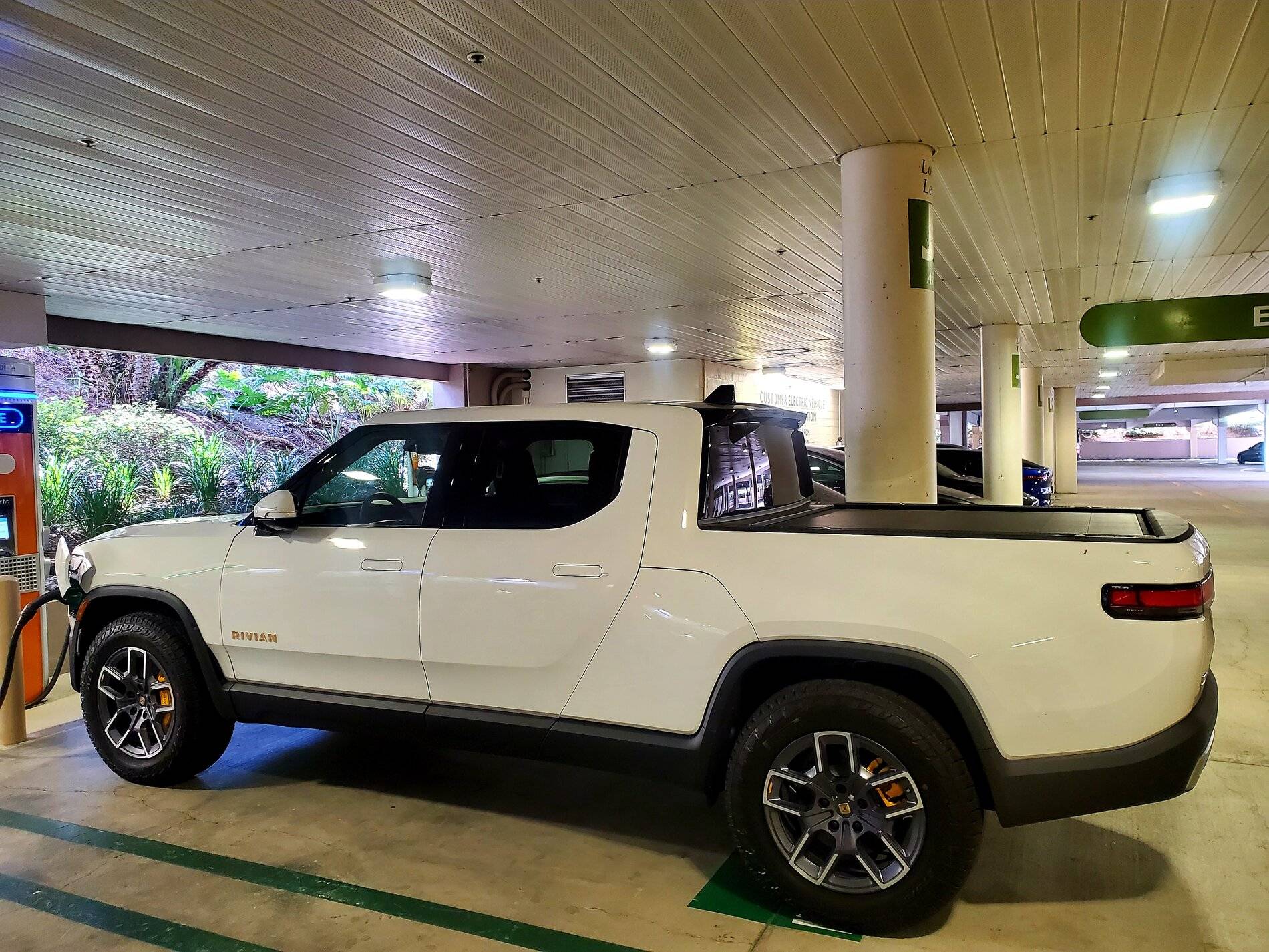 Porsche Taycan Rivian R1T early review 20211114_105408