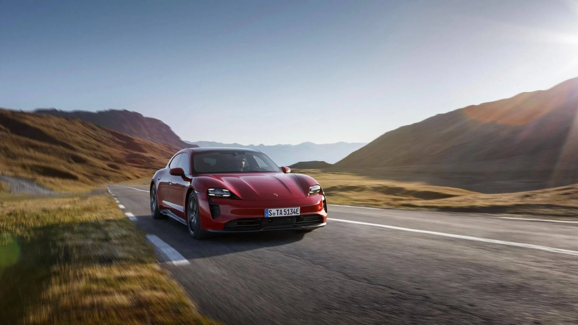 Porsche Taycan ? World Premiere: 2022 Taycan GTS Sedan and GTS Sport Turismo W21_8503_highres