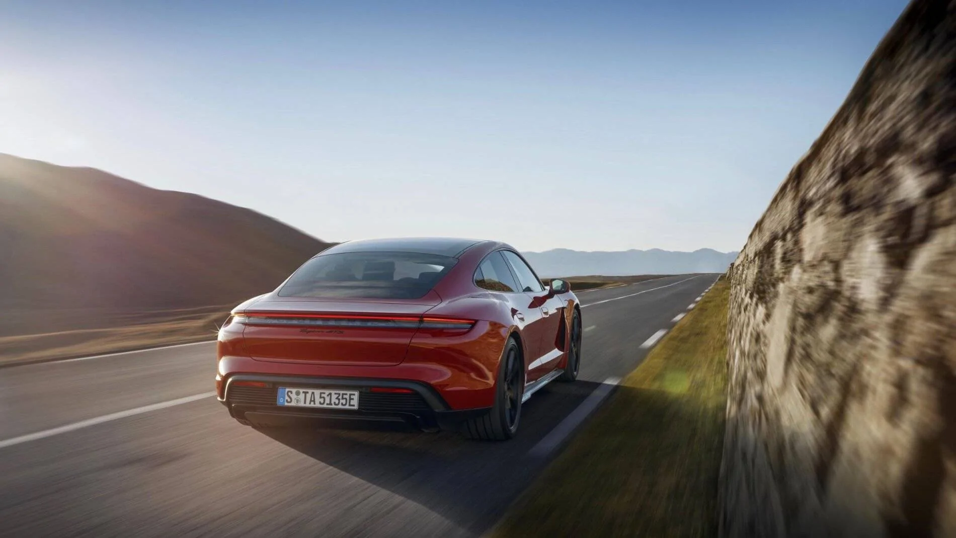 Porsche Taycan ? World Premiere: 2022 Taycan GTS Sedan and GTS Sport Turismo W21_8977_highres