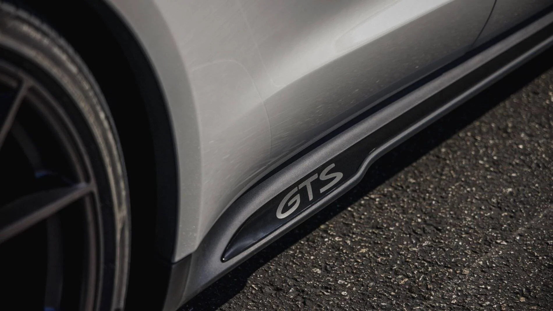 Porsche Taycan ? World Premiere: 2022 Taycan GTS Sedan and GTS Sport Turismo 2022_Taycan_GTS_Chalk_034_highres