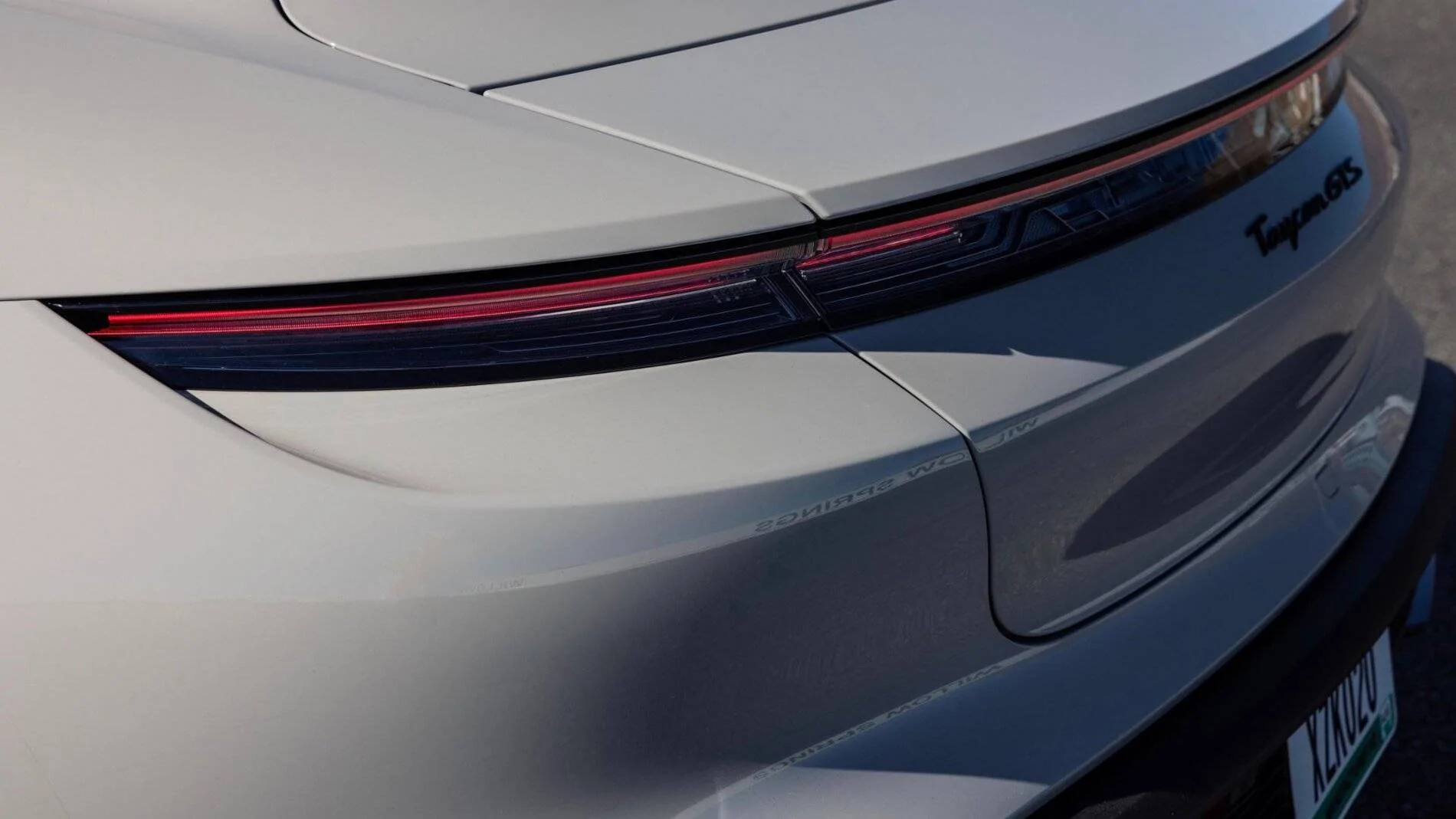 Porsche Taycan ? World Premiere: 2022 Taycan GTS Sedan and GTS Sport Turismo 2022_Taycan_GTS_Chalk_044_highres