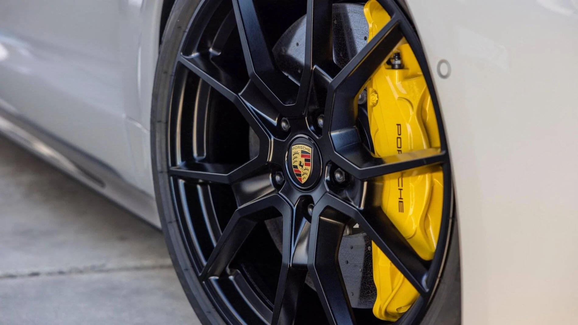 Porsche Taycan ? World Premiere: 2022 Taycan GTS Sedan and GTS Sport Turismo 2022_Taycan_GTS_Chalk_045_highres