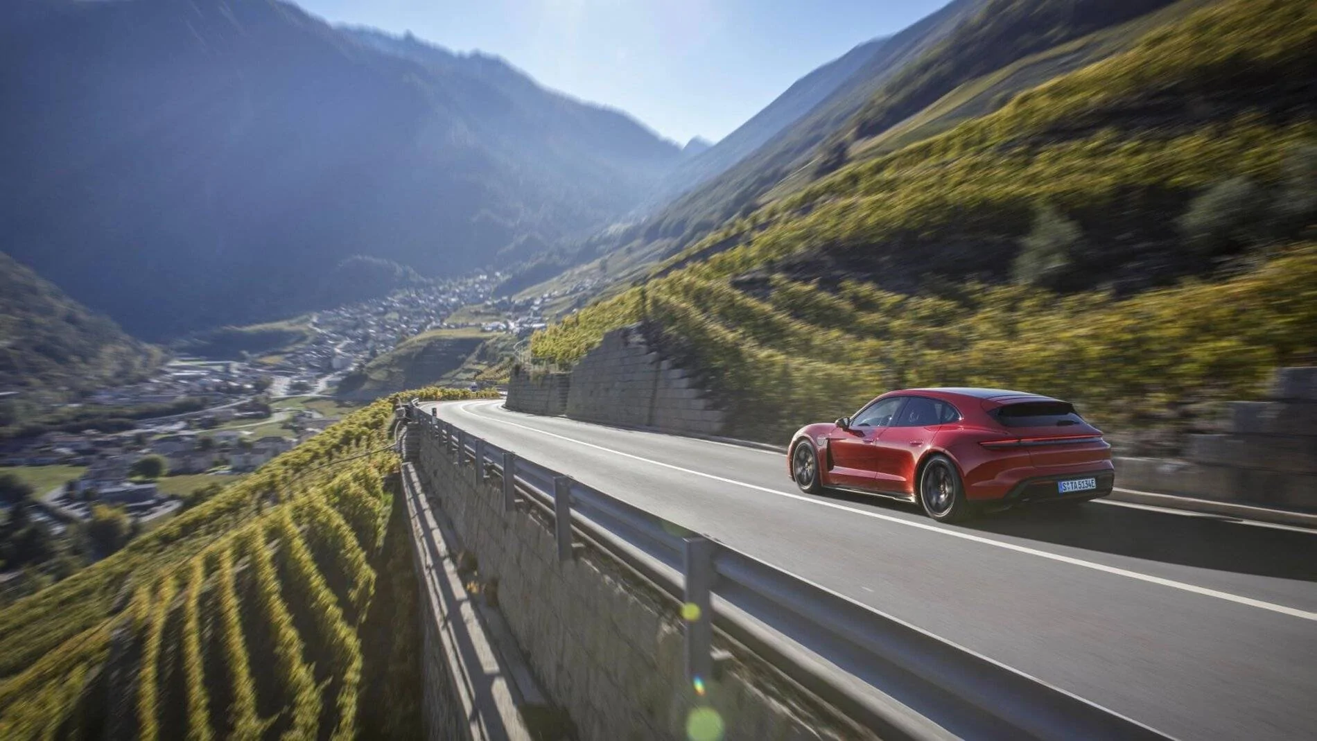 Porsche Taycan ? World Premiere: 2022 Taycan GTS Sedan and GTS Sport Turismo W21_9178_highres