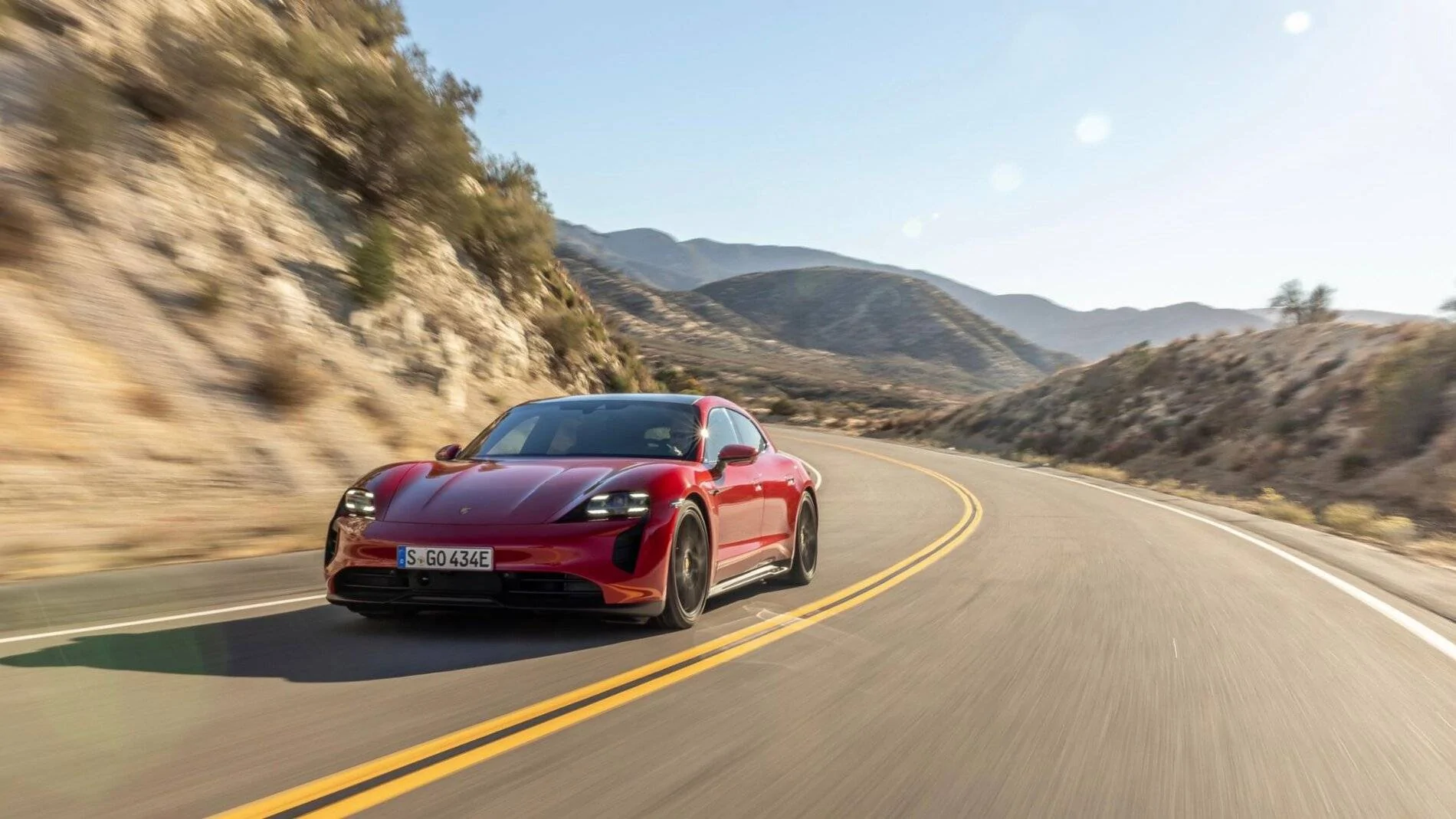Porsche Taycan ? World Premiere: 2022 Taycan GTS Sedan and GTS Sport Turismo 2022_Taycan_GTS_Sport_Turismo_Carmine_Red_007_highres