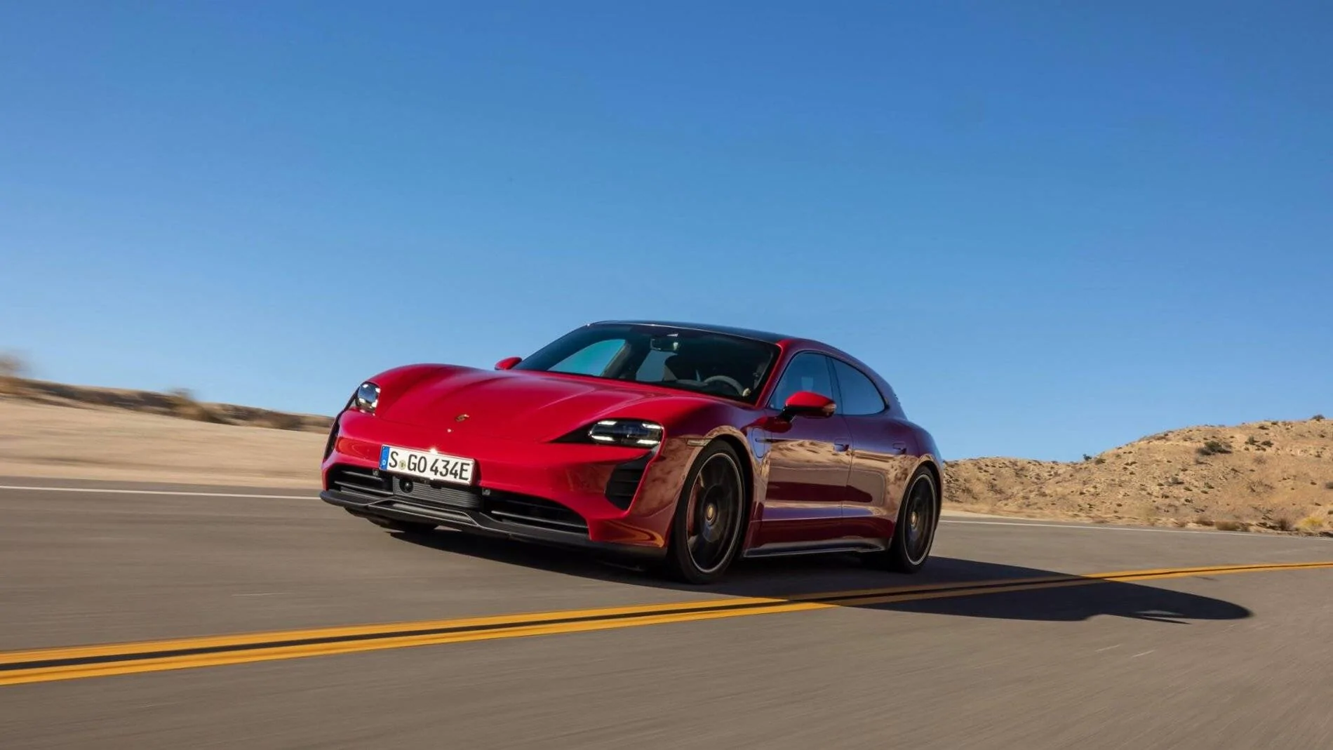 Porsche Taycan ? World Premiere: 2022 Taycan GTS Sedan and GTS Sport Turismo 2022_Taycan_GTS_Sport_Turismo_Carmine_Red_012_highres