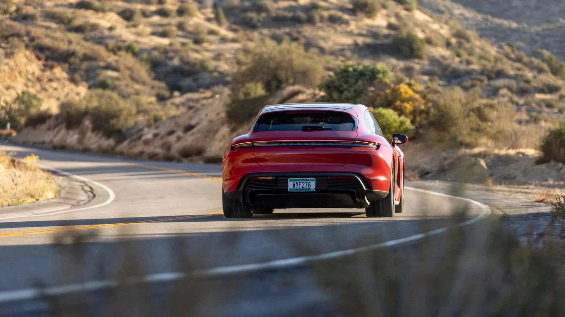 Porsche Taycan ? World Premiere: 2022 Taycan GTS Sedan and GTS Sport Turismo 2022_Taycan_GTS_Sport_Turismo_Carmine_Red_018_highres