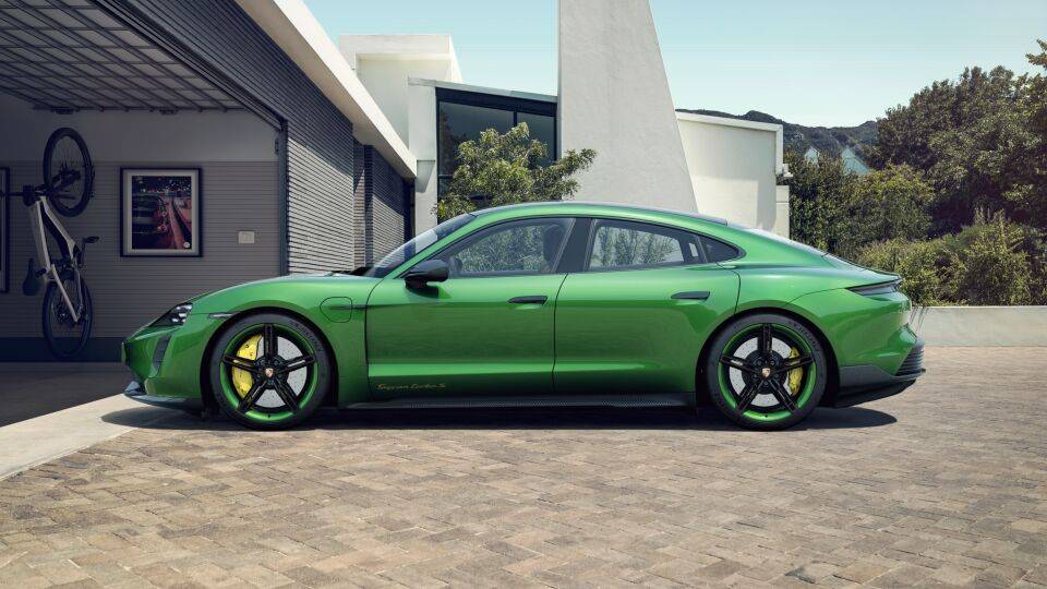 Porsche Taycan With or without gloss black handles? (On this spec specifically) DDFE88B9-42C8-48B9-8643-18101E6968A6