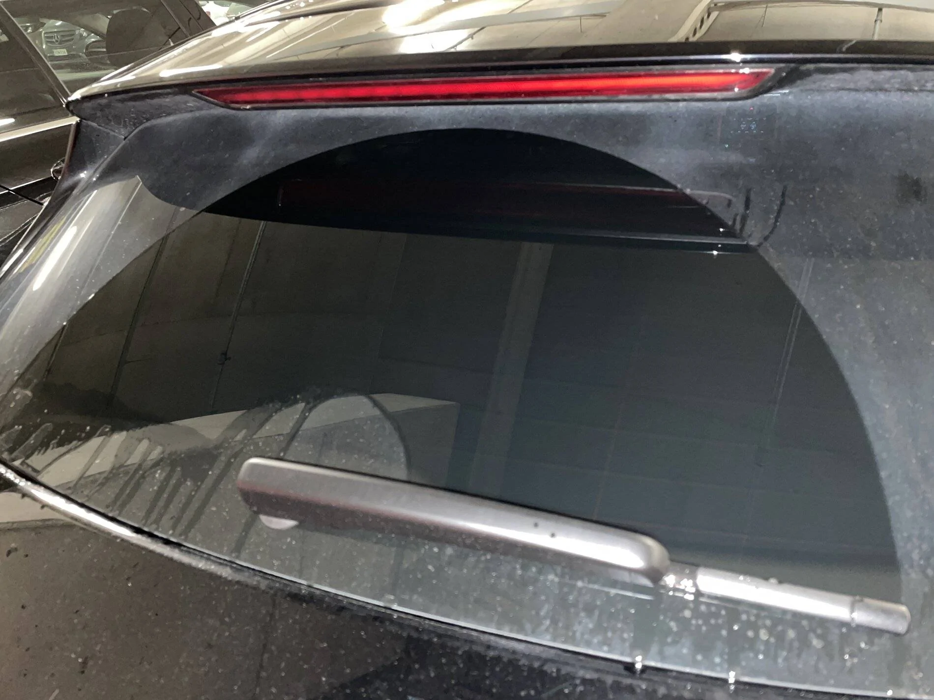 Porsche Taycan Rear Wiper imag